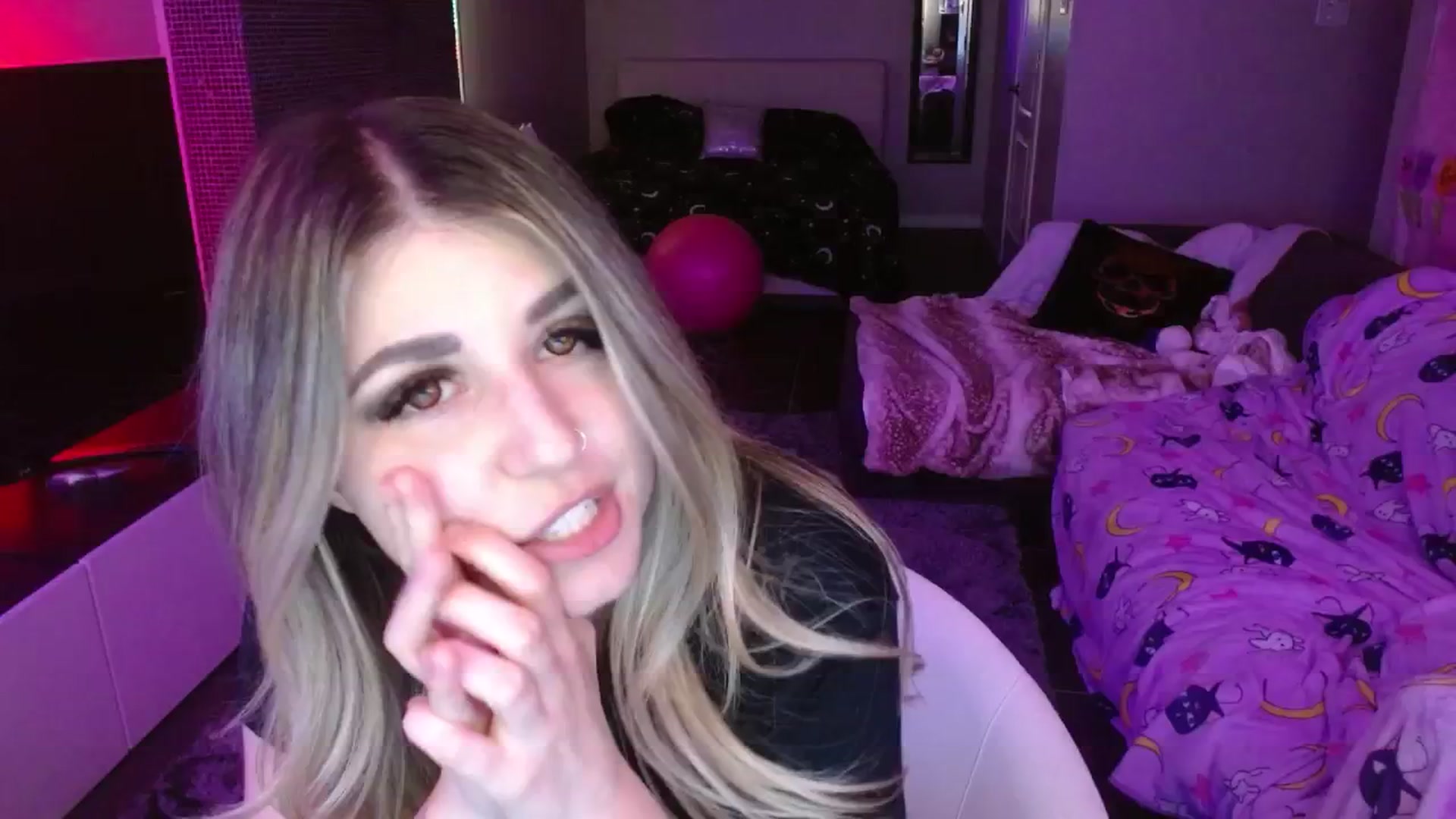 Gallery image thumbnail from Serafina's myfreecams stream on, 05/20/2024, 07:34 image 6 of 20