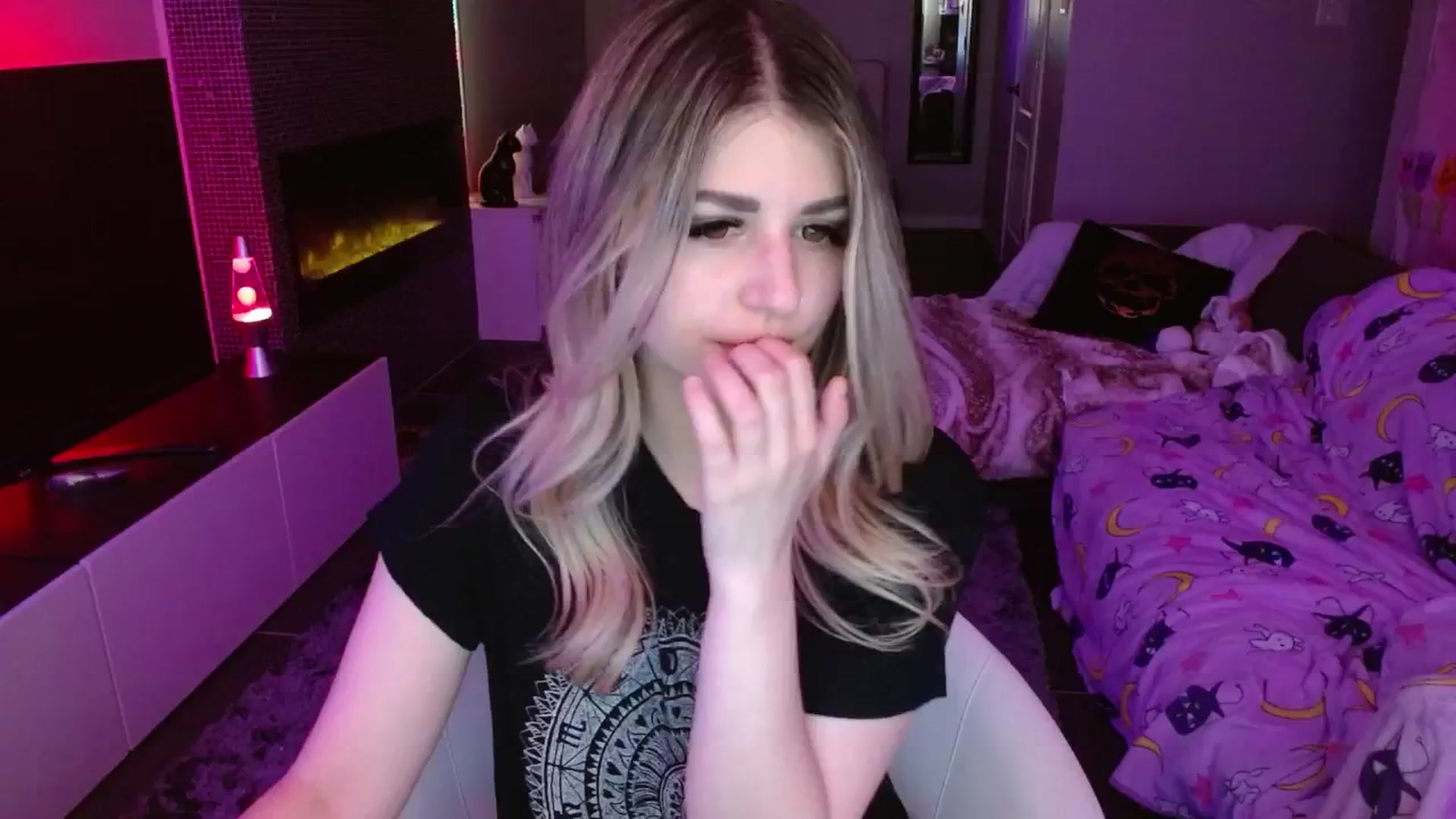 Gallery image thumbnail from Serafina's myfreecams stream on, 05/20/2024, 07:34 image 17 of 20