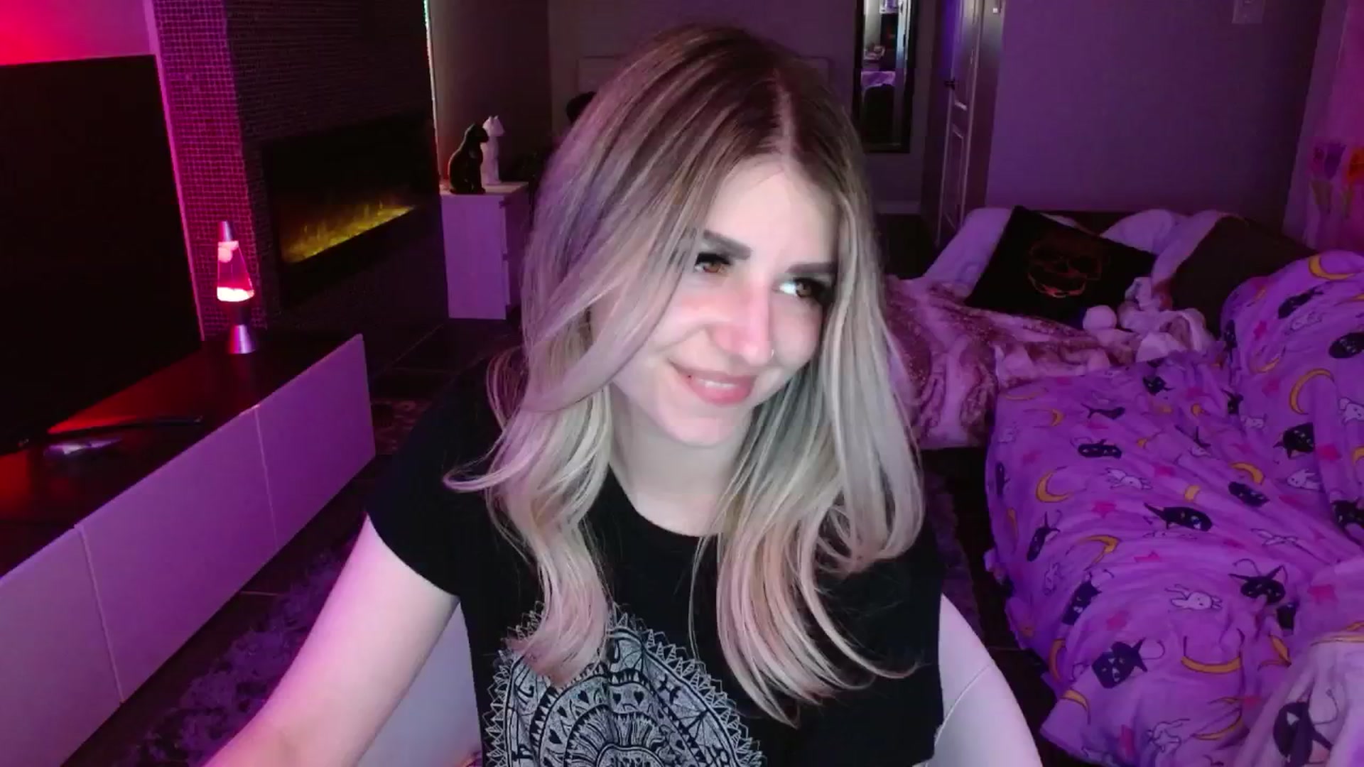 Gallery image thumbnail from Serafina's myfreecams stream on, 05/20/2024, 07:34 image 12 of 20