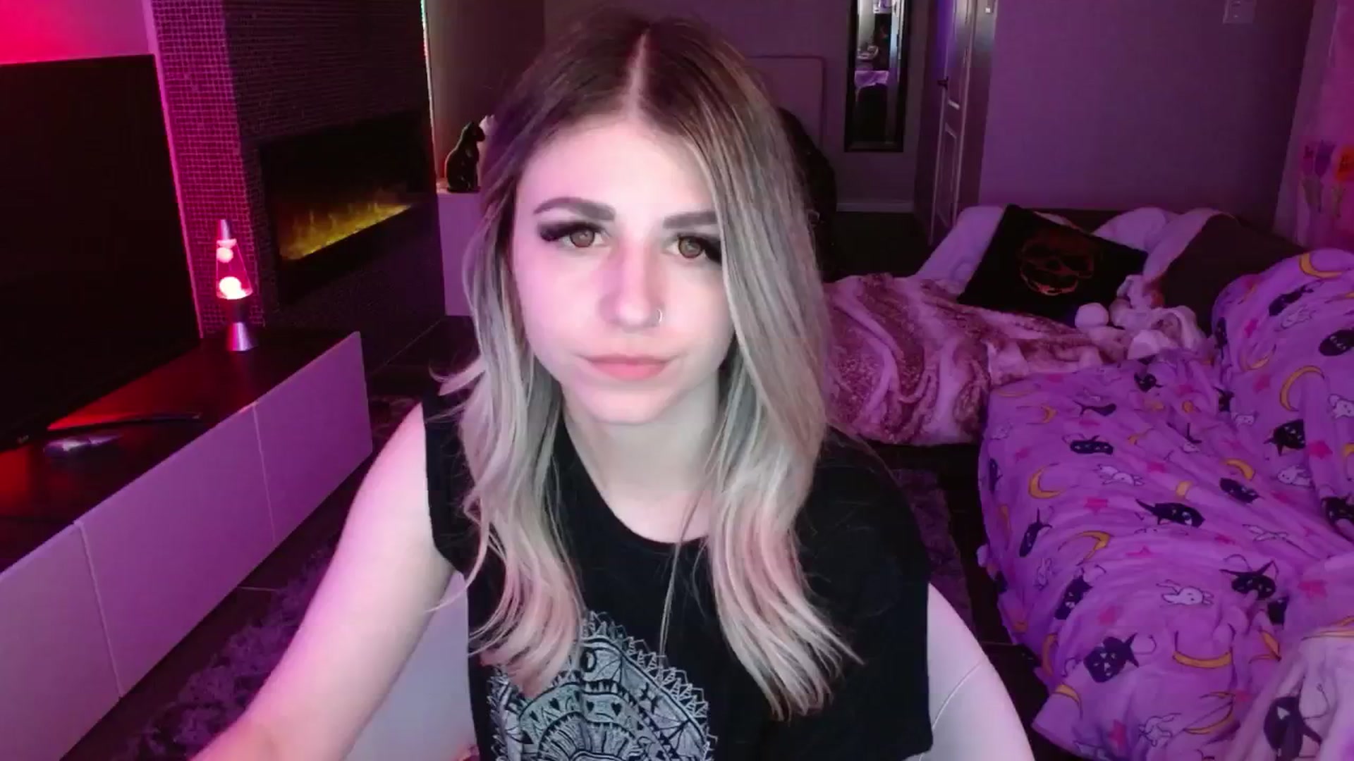 Gallery image thumbnail from Serafina's myfreecams stream on, 05/20/2024, 07:34 image 13 of 20