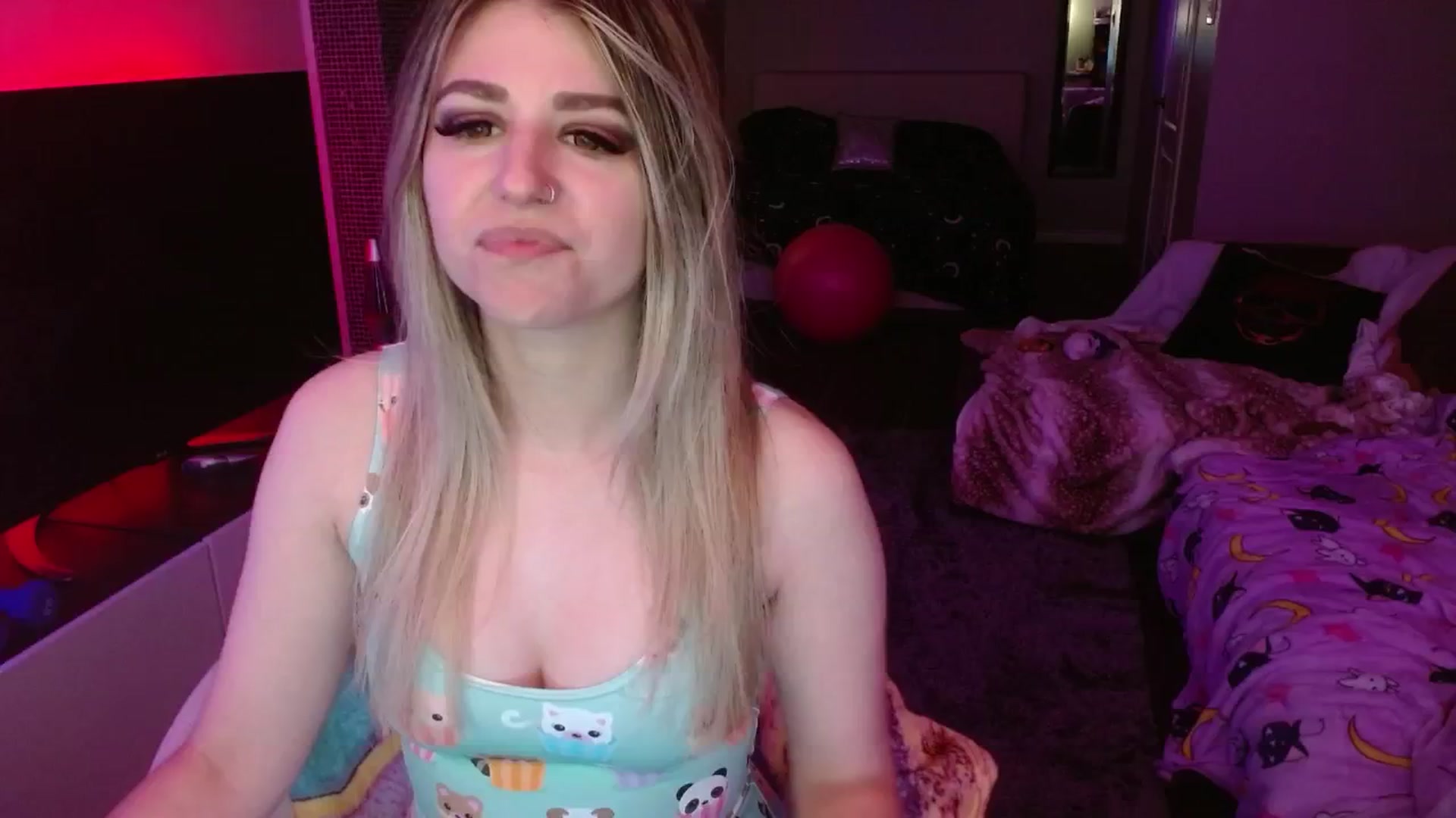 Gallery image thumbnail from Serafina's myfreecams stream on, 05/22/2024, 03:14 image 4 of 20