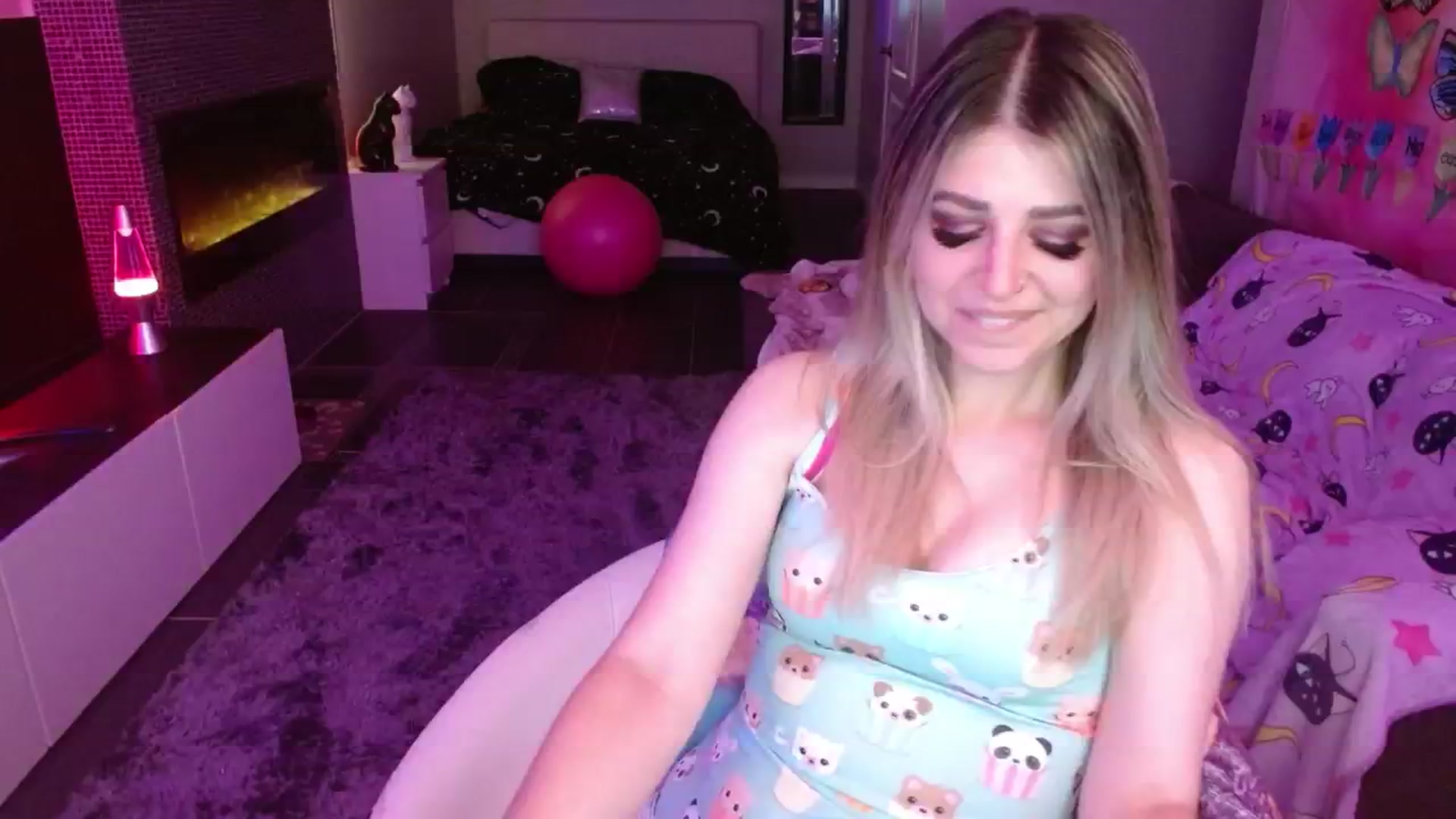Gallery image thumbnail from Serafina's myfreecams stream on, 05/22/2024, 03:57 image 17 of 20