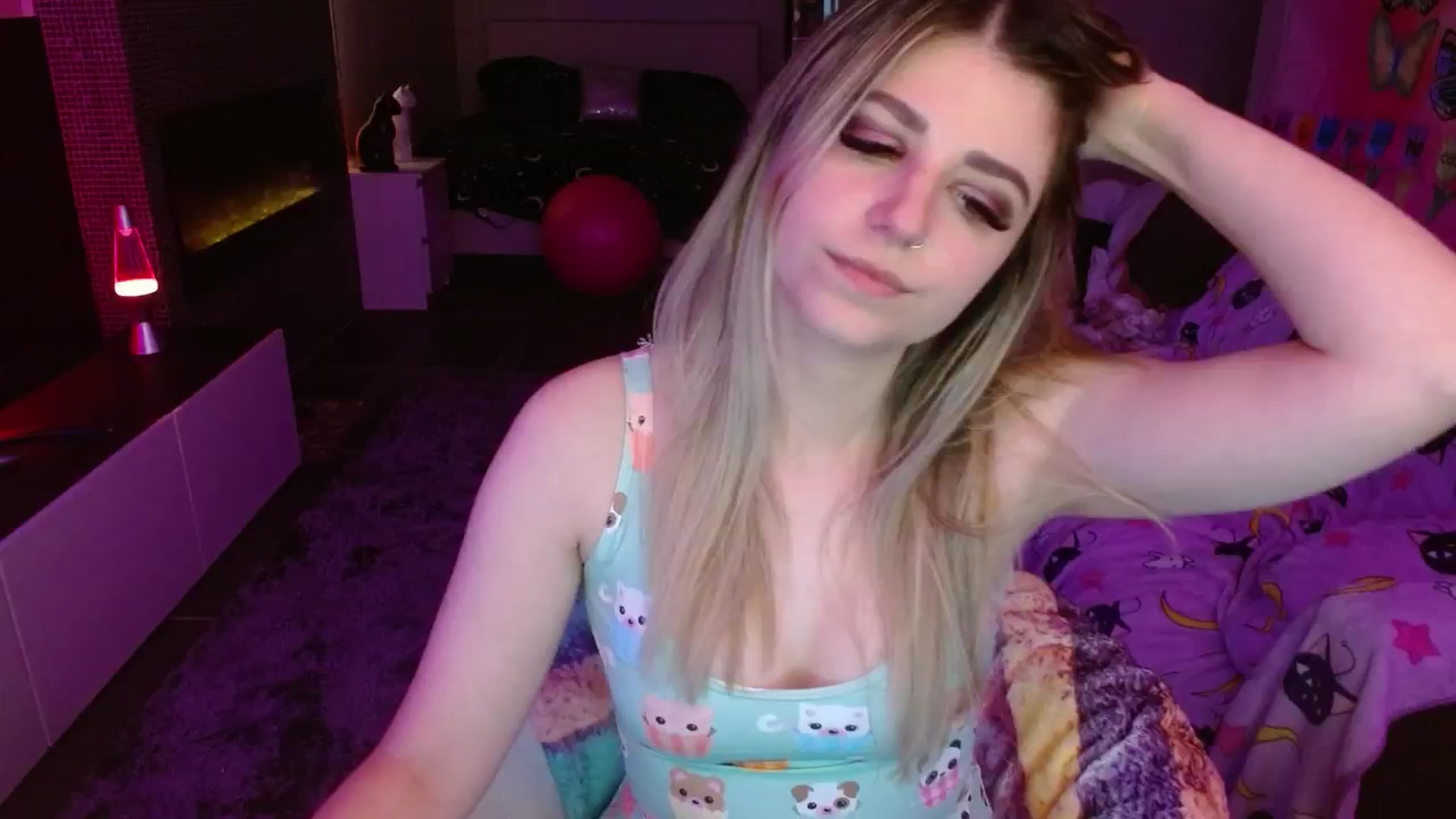 Gallery image thumbnail from Serafina's myfreecams stream on, 05/22/2024, 03:57 image 16 of 20