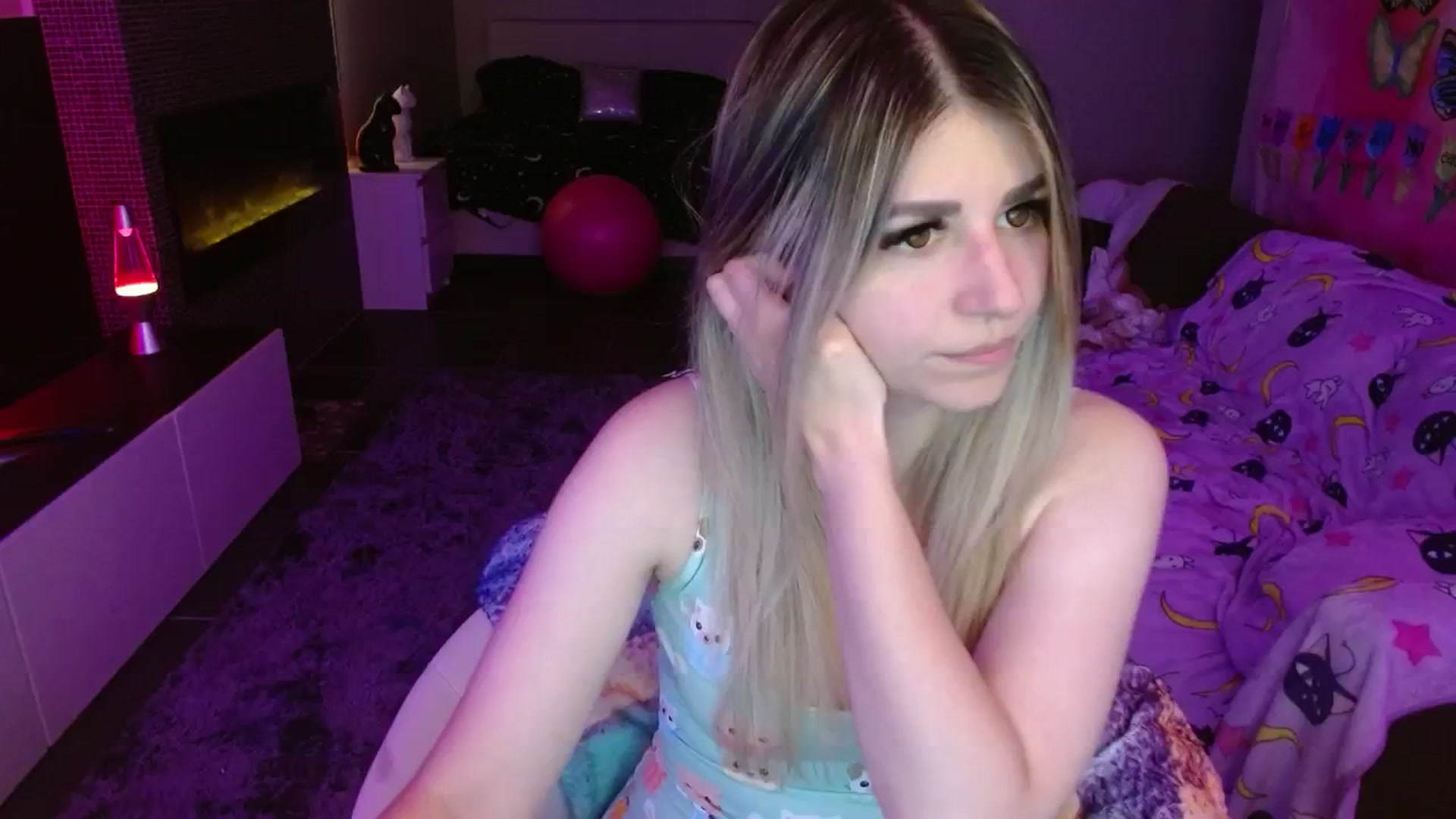 Gallery image thumbnail from Serafina's myfreecams stream on, 05/22/2024, 03:57 image 8 of 20