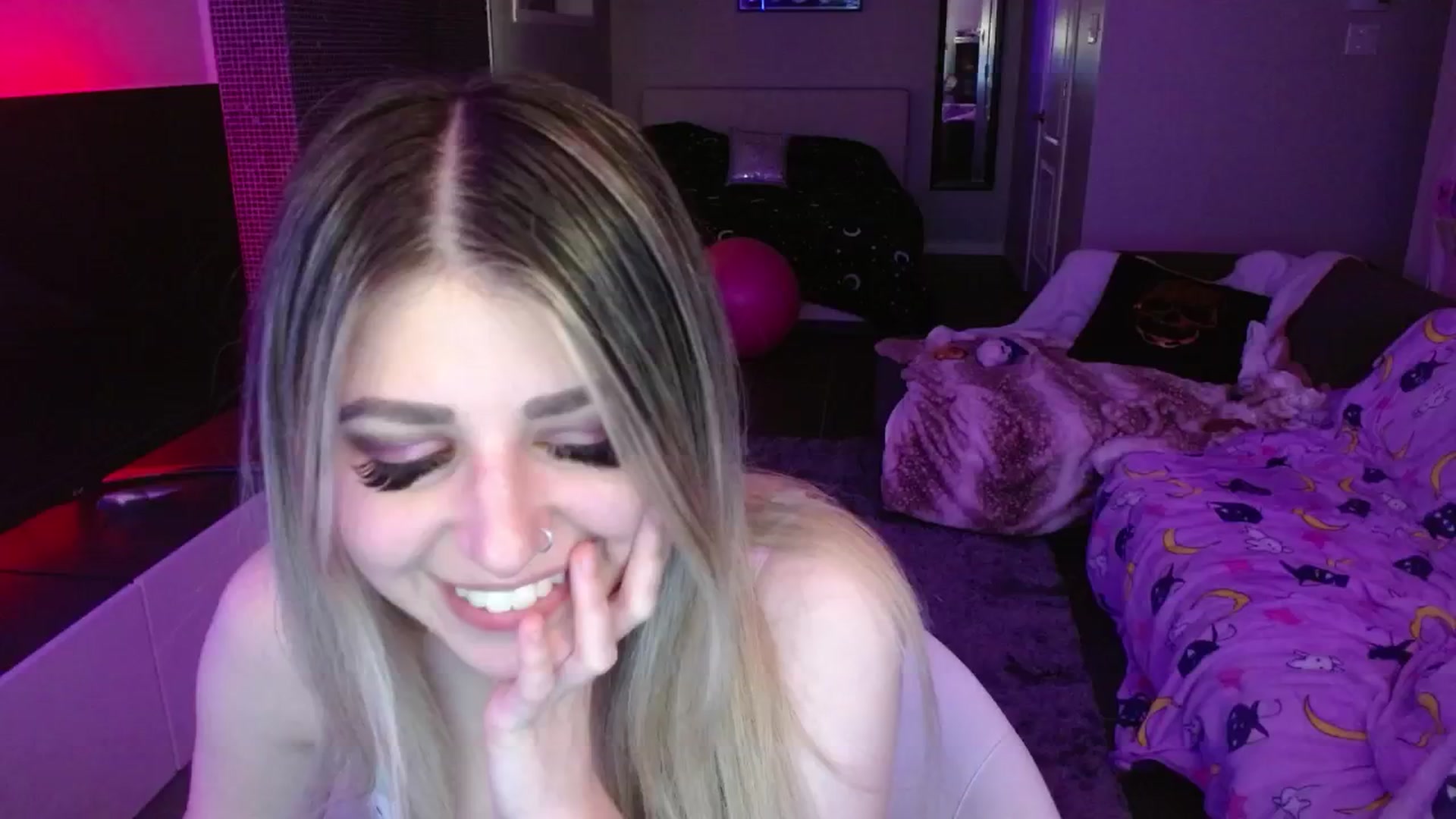 Gallery image thumbnail from Serafina's myfreecams stream on, 05/22/2024, 05:56 image 17 of 20