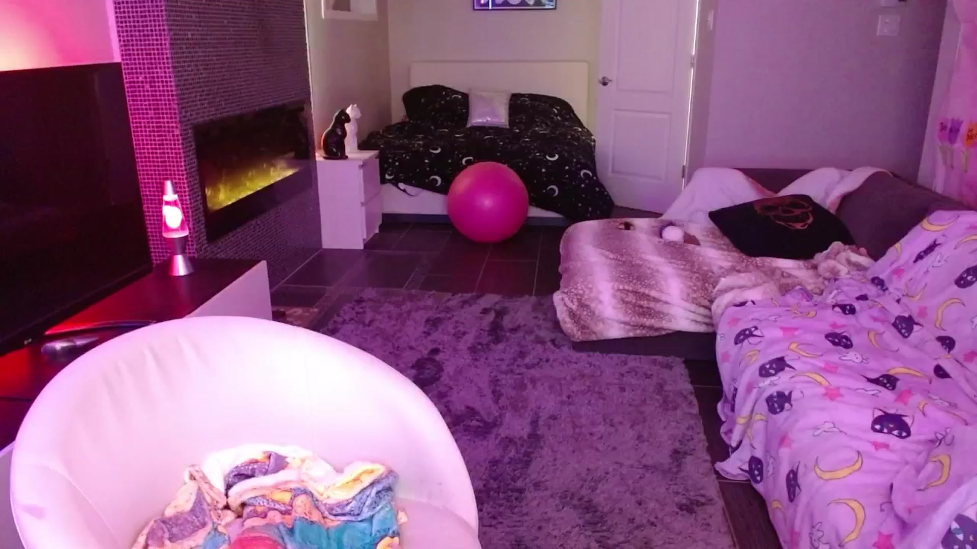 Gallery image thumbnail from Serafina's myfreecams stream on, 05/24/2024, 06:56 image 20 of 20