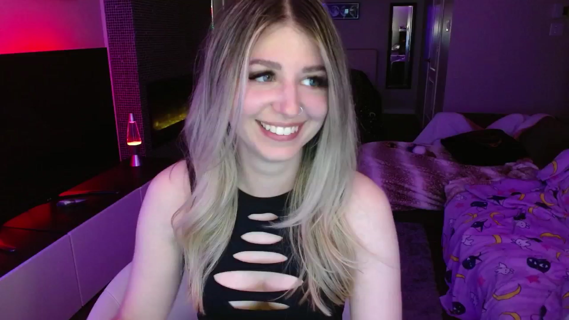Gallery image thumbnail from Serafina's myfreecams stream on, 05/26/2024, 02:19 image 17 of 20