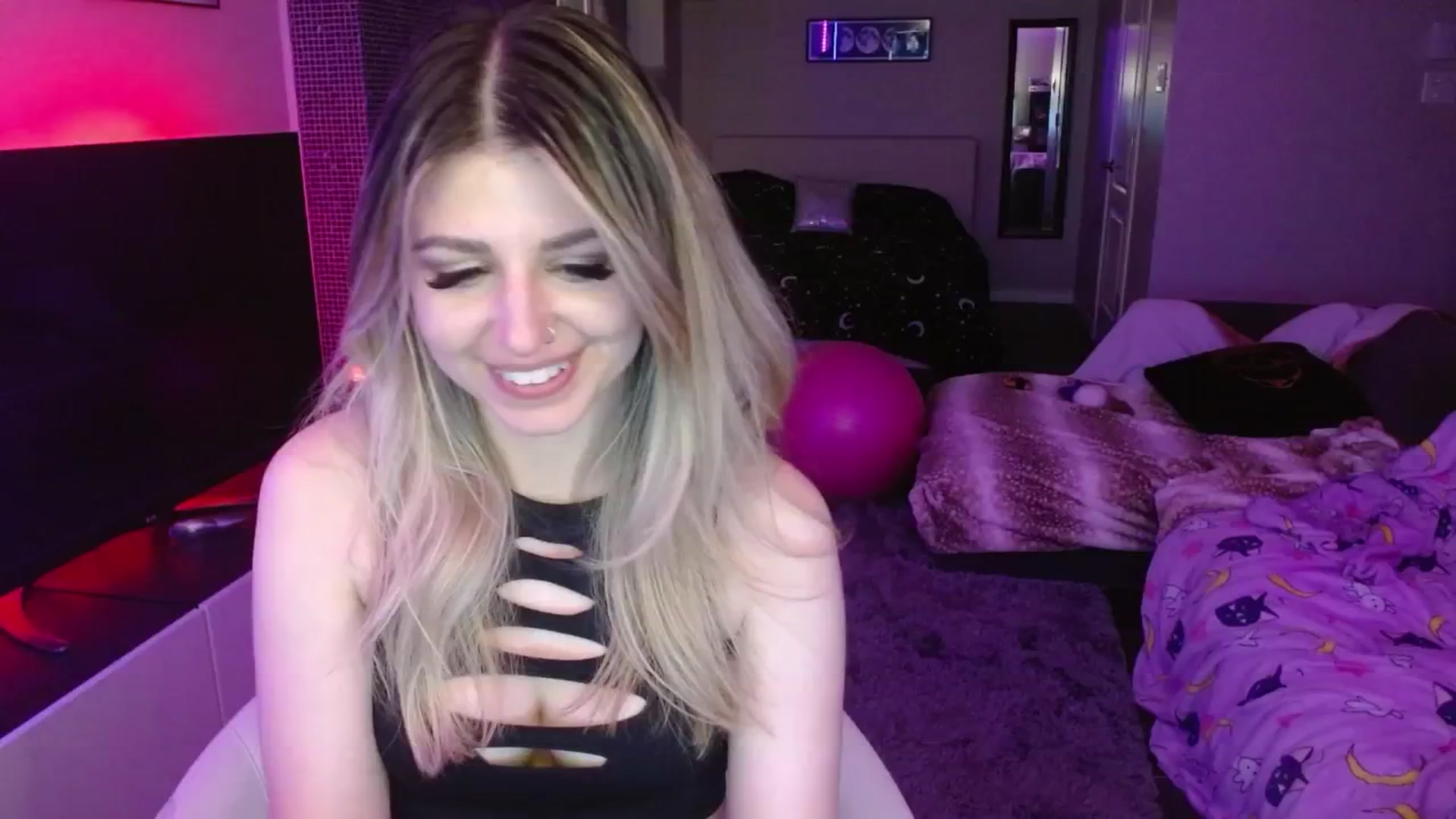Gallery image thumbnail from Serafina's myfreecams stream on, 05/26/2024, 05:38 image 17 of 20