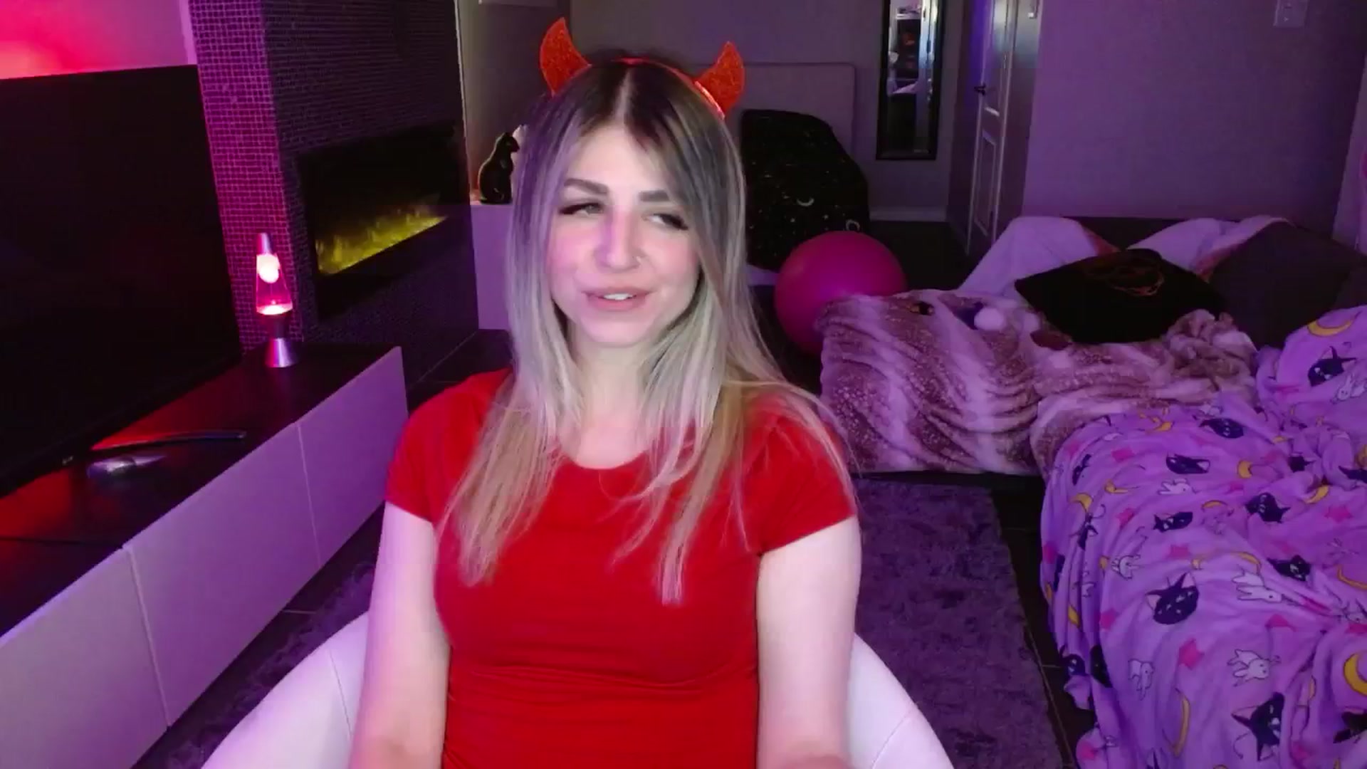 Gallery image thumbnail from Serafina's myfreecams stream on, 05/29/2024, 04:30 image 16 of 20