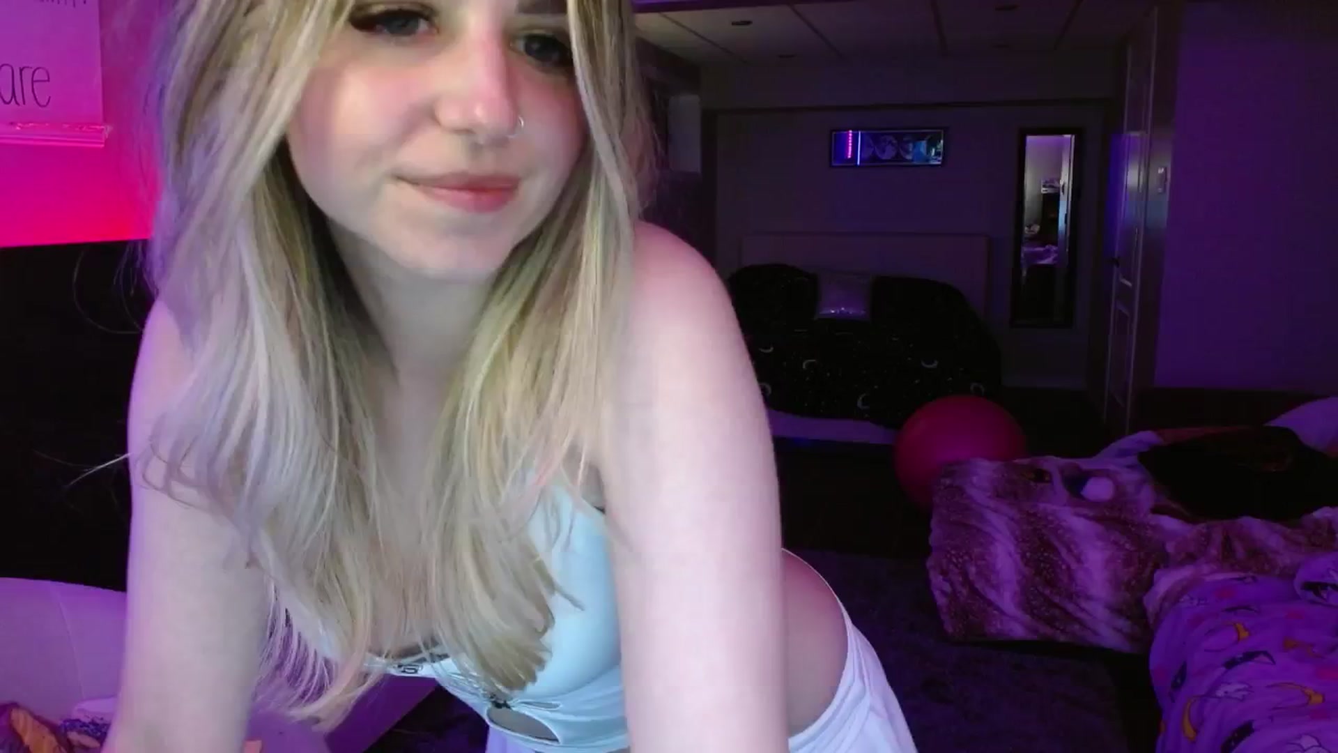 Gallery image thumbnail from Serafina's myfreecams stream on, 06/01/2024, 04:15 image 20 of 20