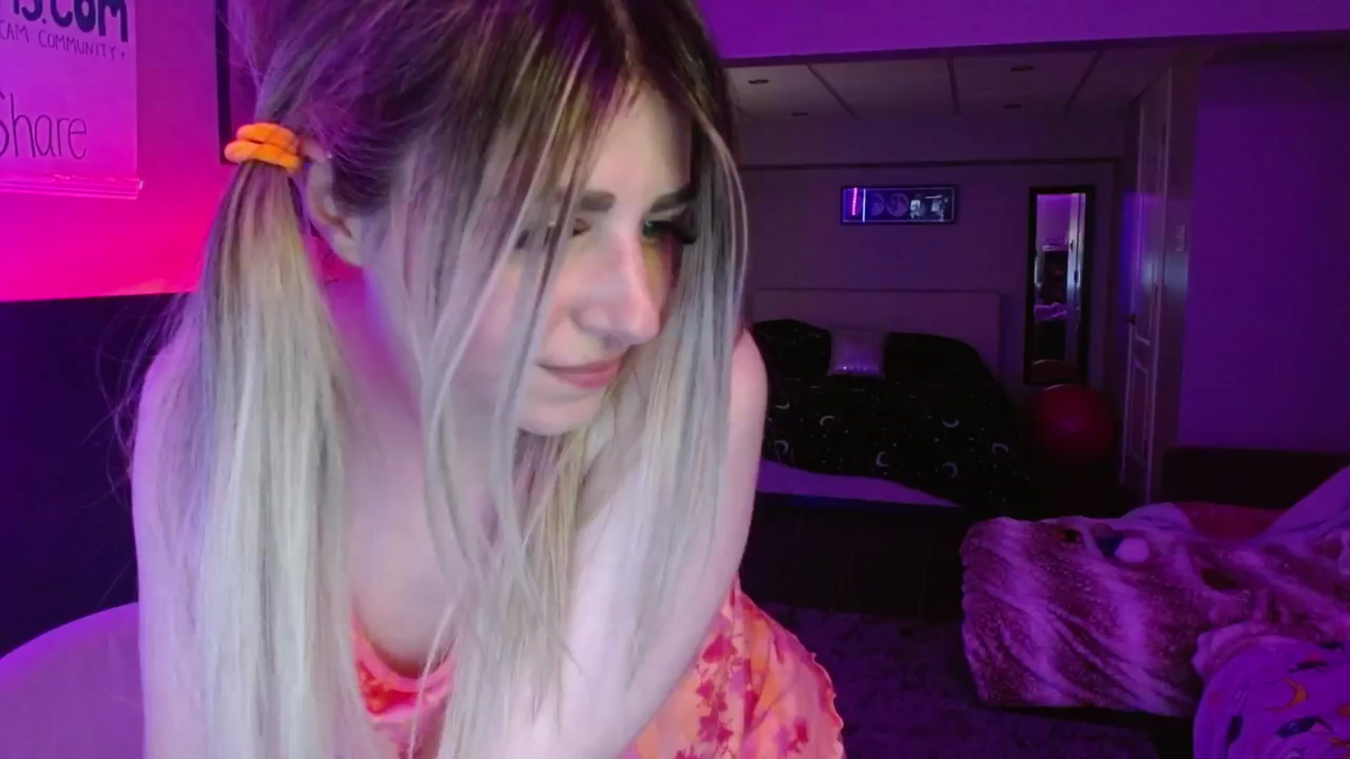 Gallery image thumbnail from Serafina's myfreecams stream on, 06/03/2024, 06:03 image 6 of 20