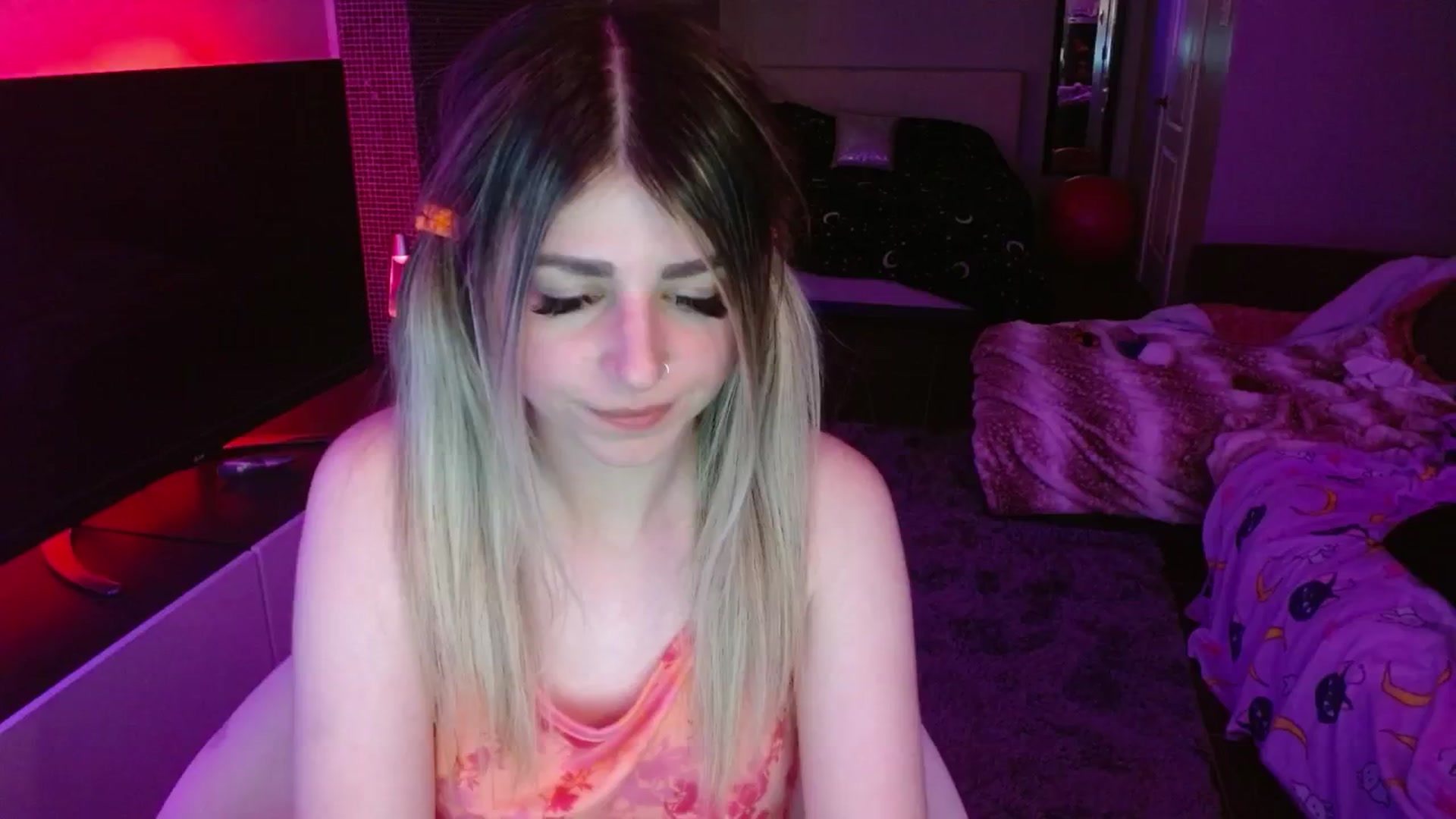 Gallery image thumbnail from Serafina's myfreecams stream on, 06/03/2024, 06:03 image 8 of 20