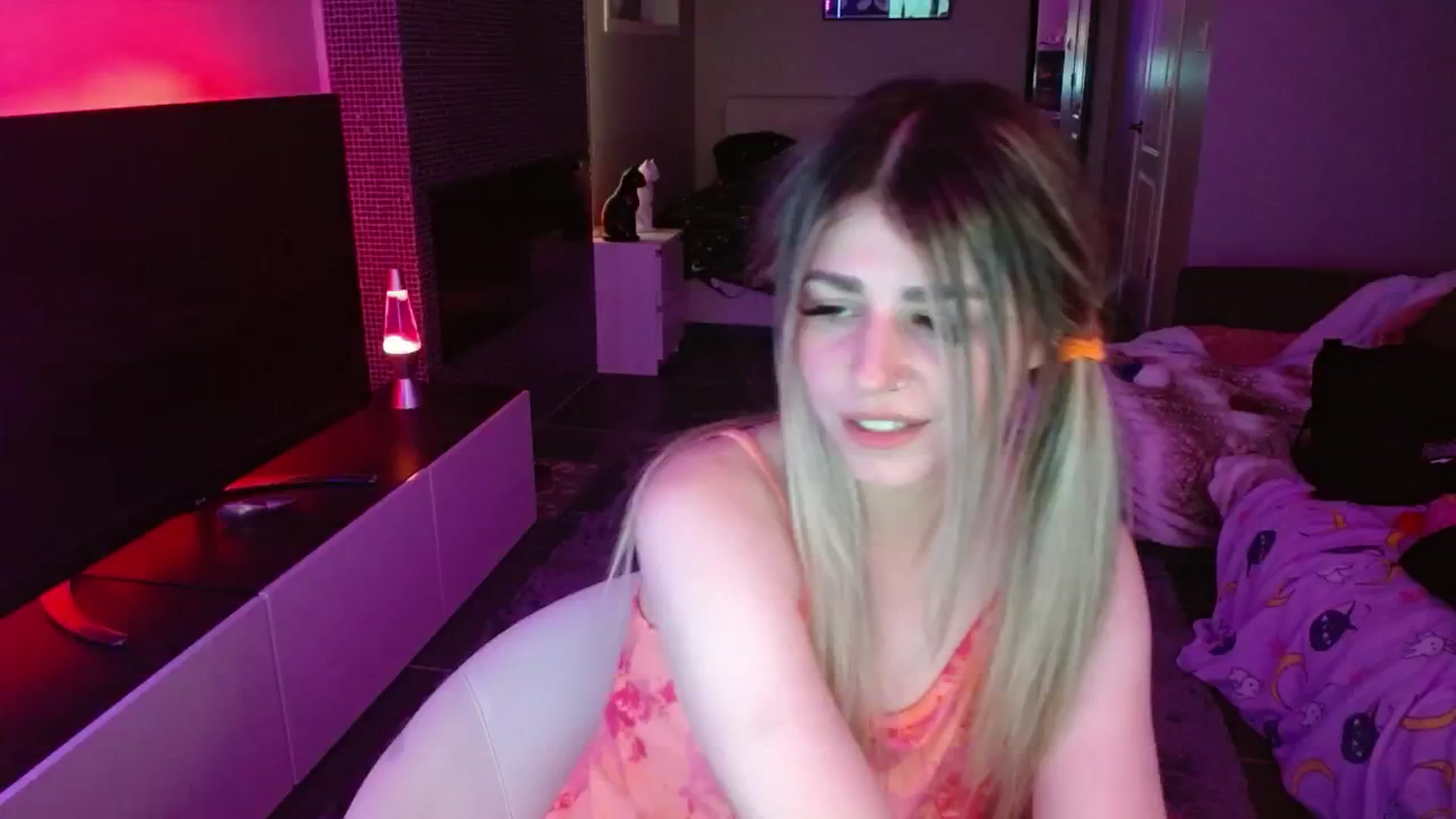 Gallery image thumbnail from Serafina's myfreecams stream on, 06/03/2024, 06:03 image 20 of 20