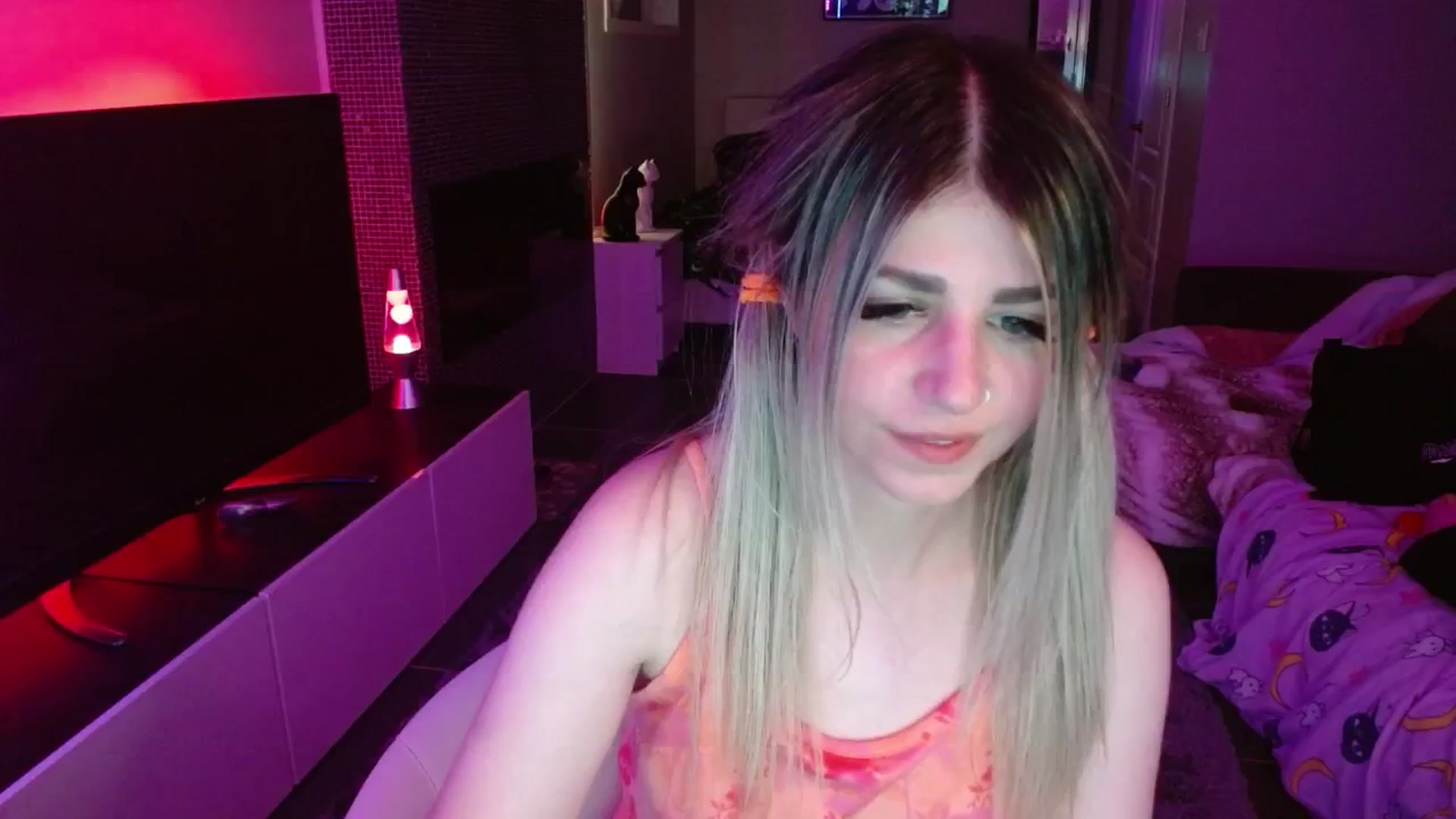 Gallery image thumbnail from Serafina's myfreecams stream on, 06/03/2024, 06:03 image 18 of 20
