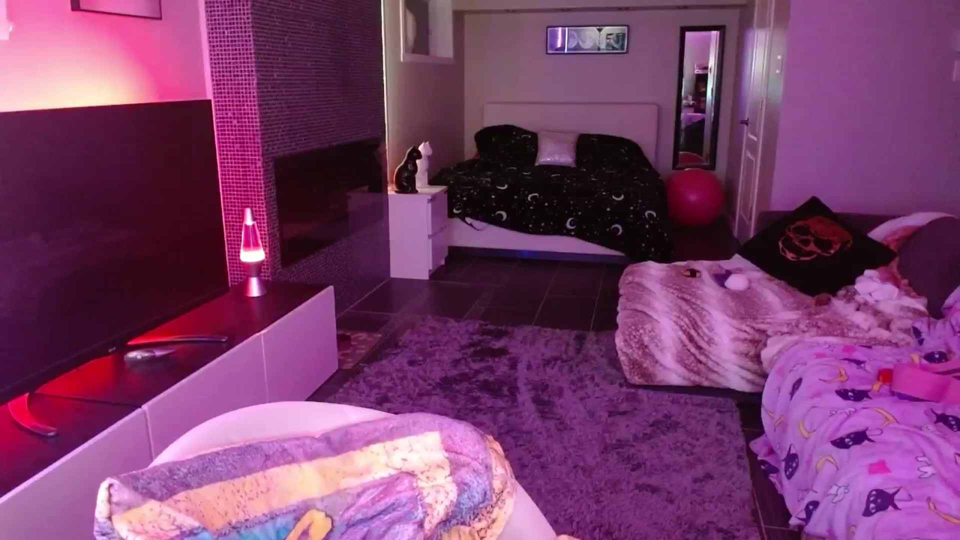 Gallery image thumbnail from Serafina's myfreecams stream on, 06/05/2024, 01:48 image 15 of 20