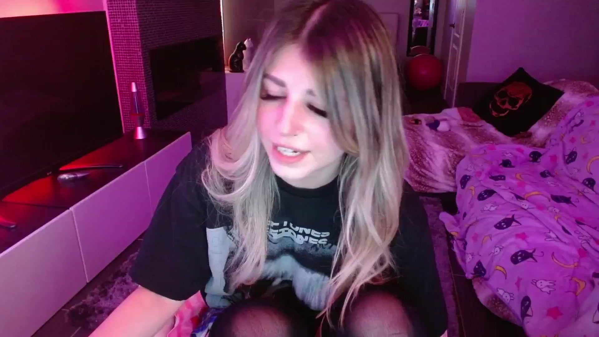 Gallery image thumbnail from Serafina's myfreecams stream on, 06/07/2024, 03:34 image 15 of 20
