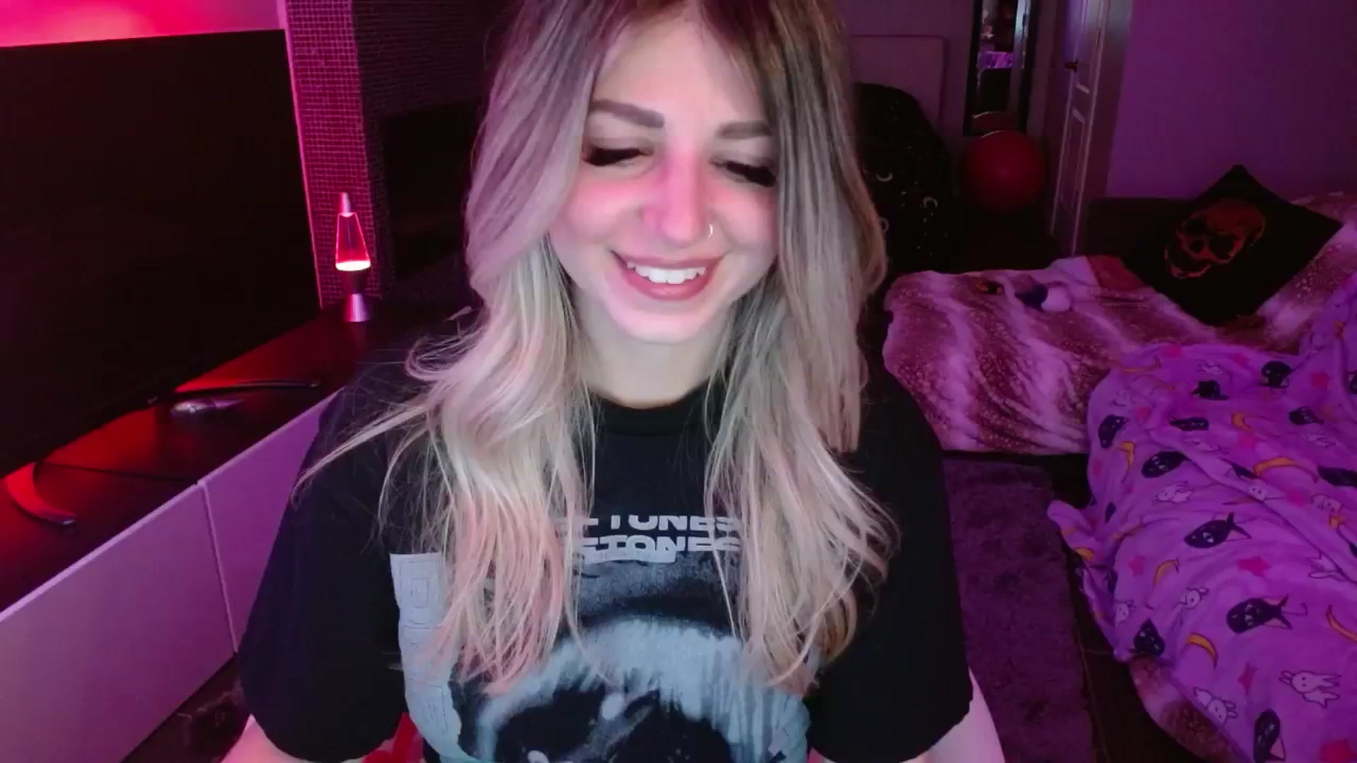 Gallery image thumbnail from Serafina's myfreecams stream on, 06/07/2024, 04:03 image 18 of 20