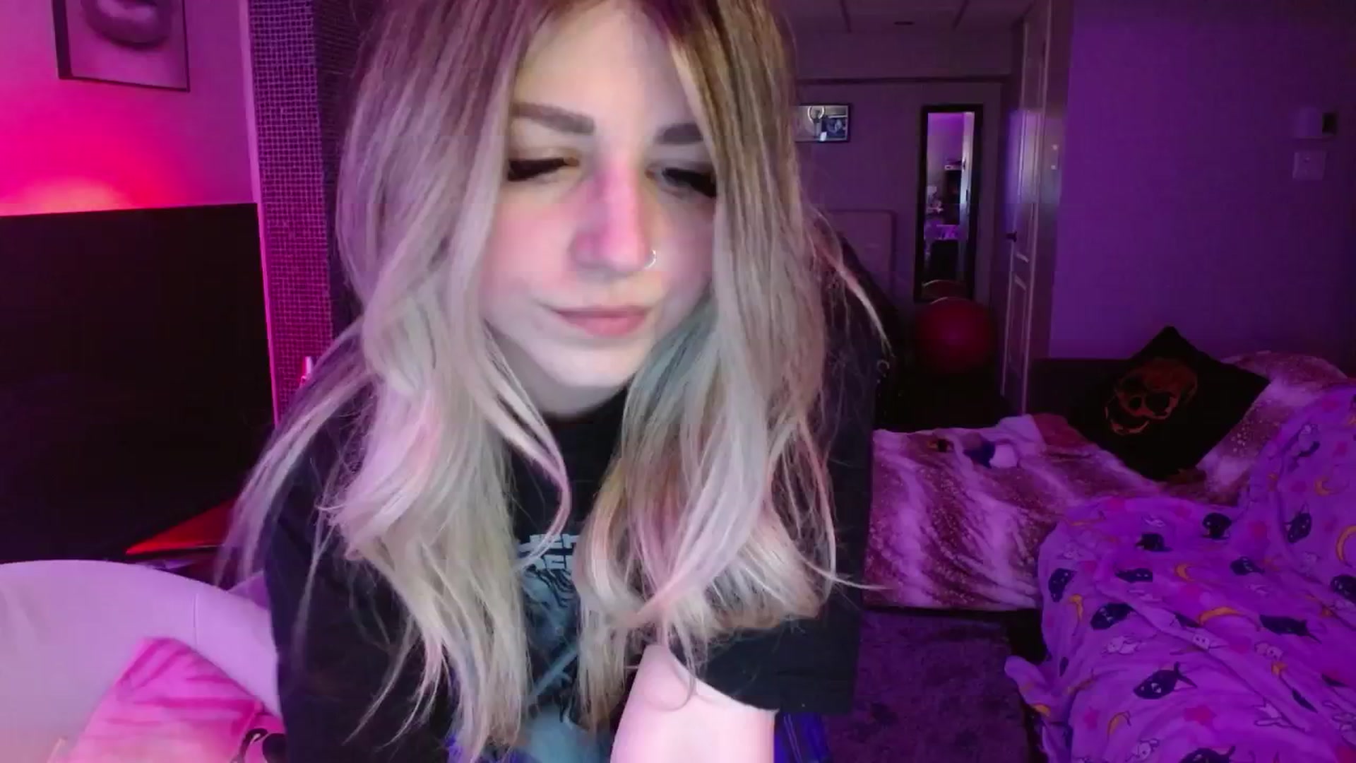 Gallery image thumbnail from Serafina's myfreecams stream on, 06/07/2024, 04:03 image 12 of 20