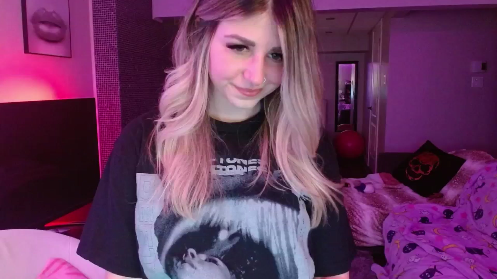 Gallery image thumbnail from Serafina's myfreecams stream on, 06/07/2024, 04:03 image 9 of 20