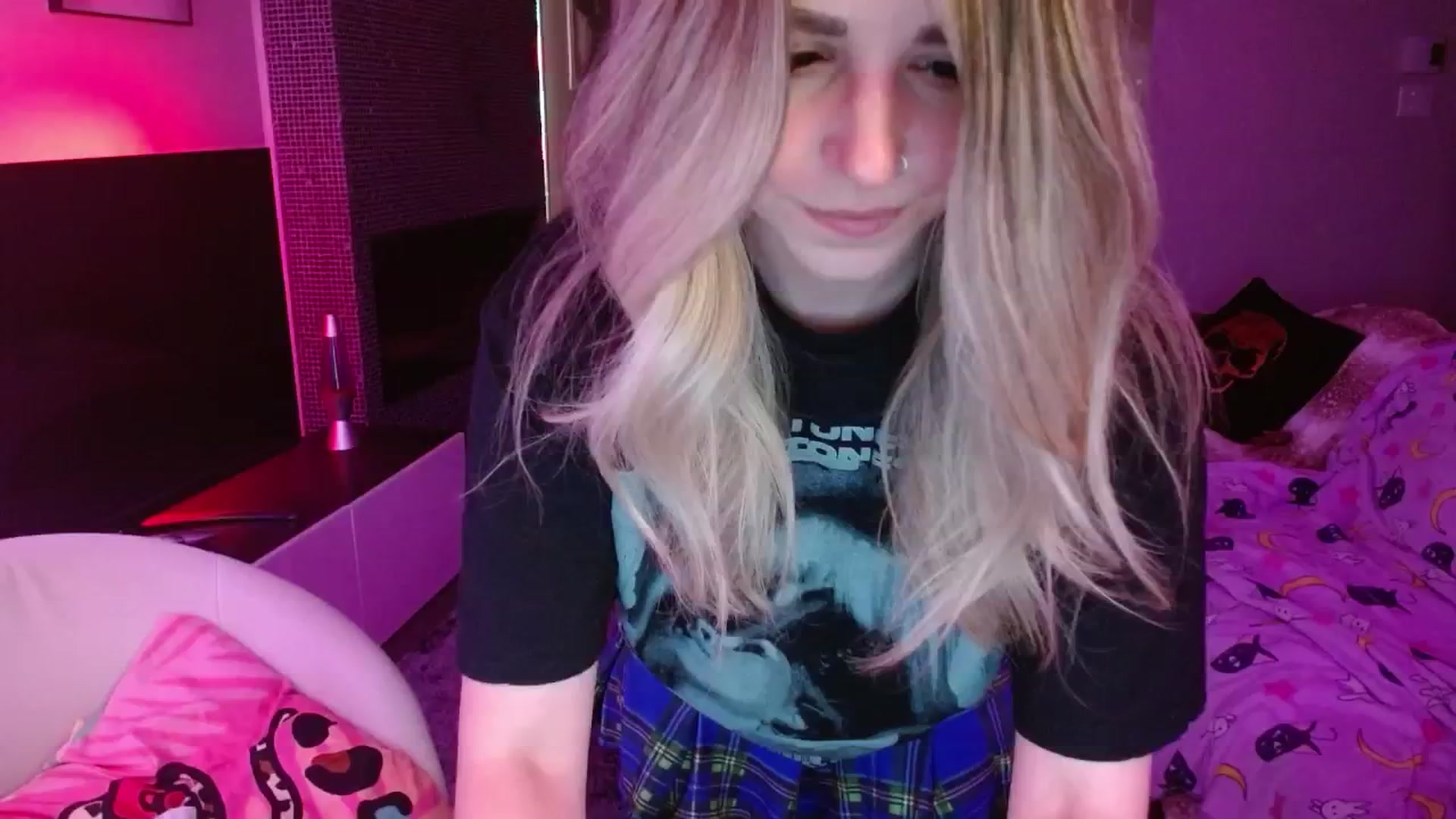 Gallery image thumbnail from Serafina's myfreecams stream on, 06/07/2024, 04:03 image 3 of 20