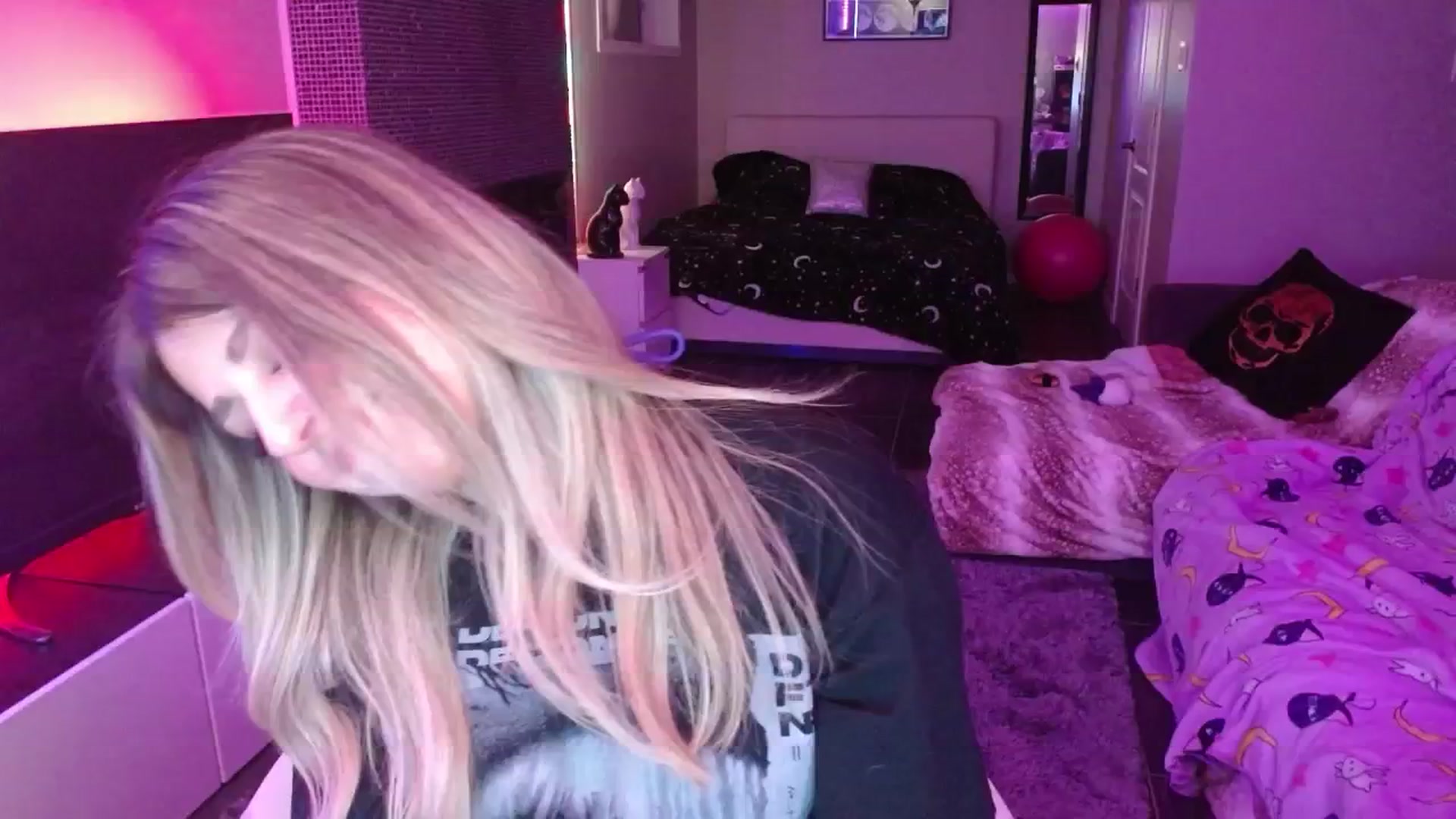 Gallery image thumbnail from Serafina's myfreecams stream on, 06/07/2024, 06:11 image 11 of 20