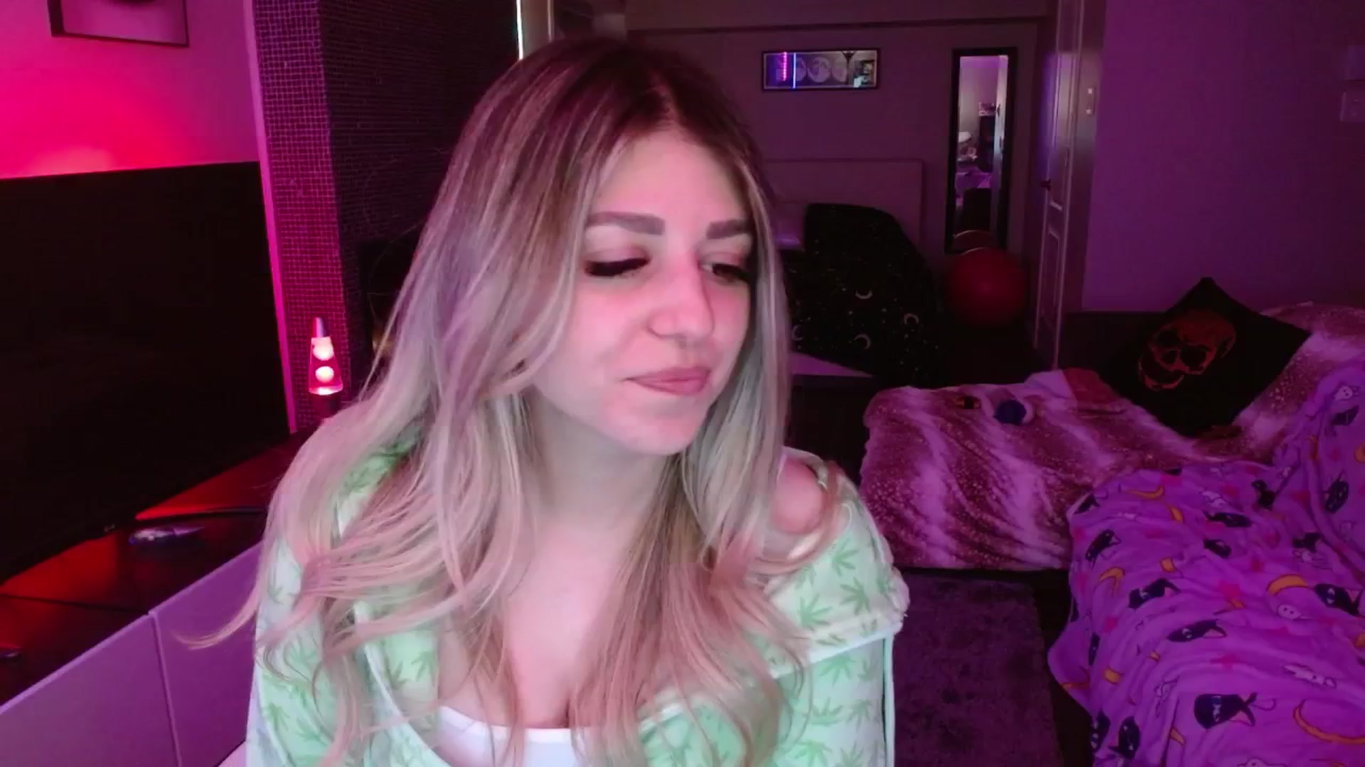 Gallery image thumbnail from Serafina's myfreecams stream on, 06/08/2024, 06:02 image 17 of 20
