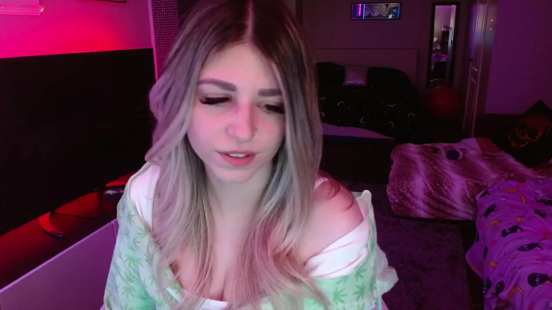 Gallery image thumbnail from Serafina's myfreecams stream on, 06/08/2024, 06:02 image 12 of 20