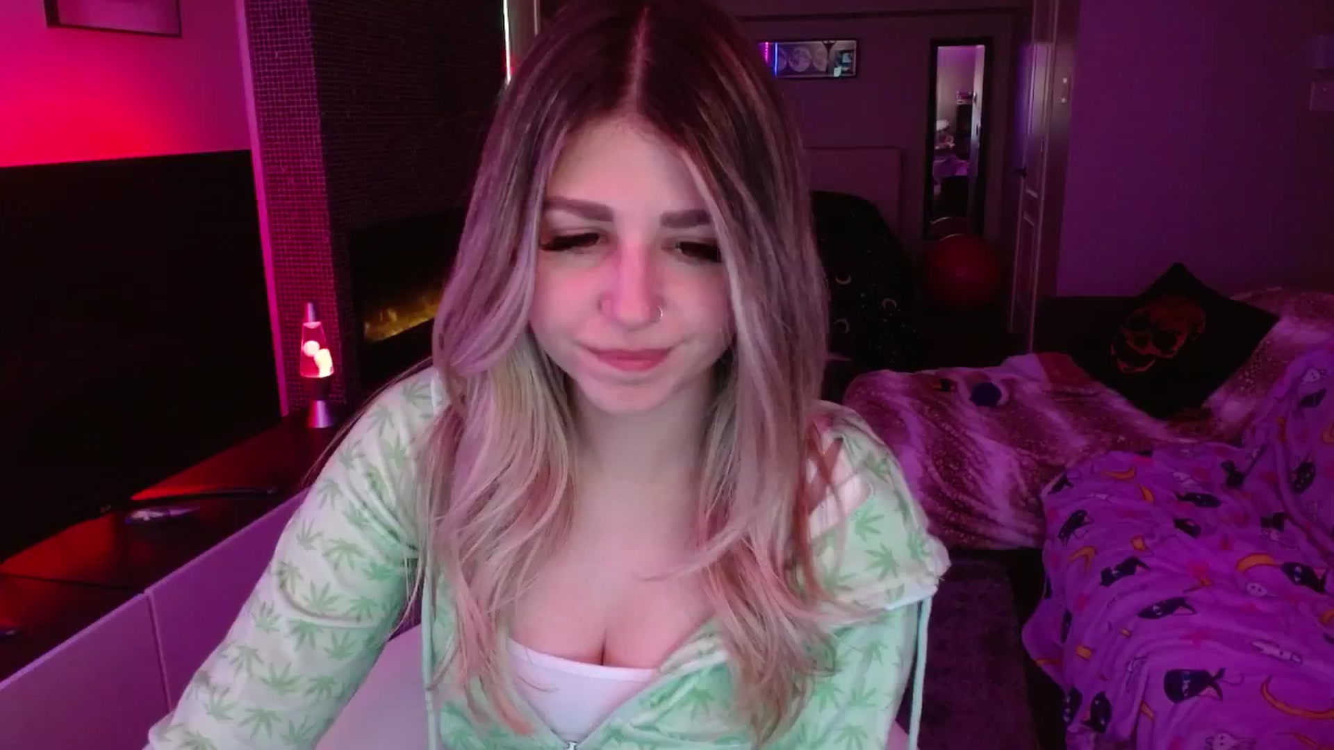 Gallery image thumbnail from Serafina's myfreecams stream on, 06/08/2024, 06:02 image 15 of 20