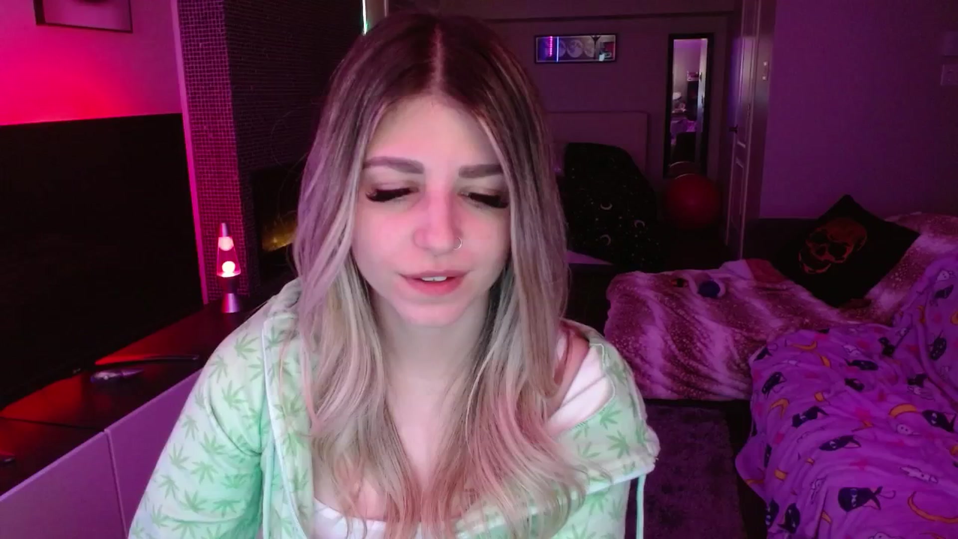 Gallery image thumbnail from Serafina's myfreecams stream on, 06/08/2024, 06:02 image 16 of 20