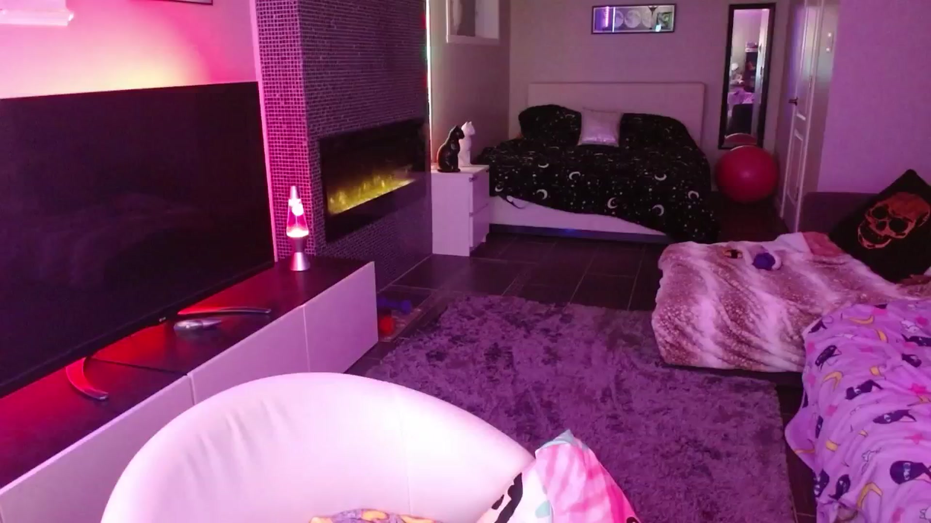 Gallery image thumbnail from Serafina's myfreecams stream on, 06/08/2024, 06:02 image 13 of 20