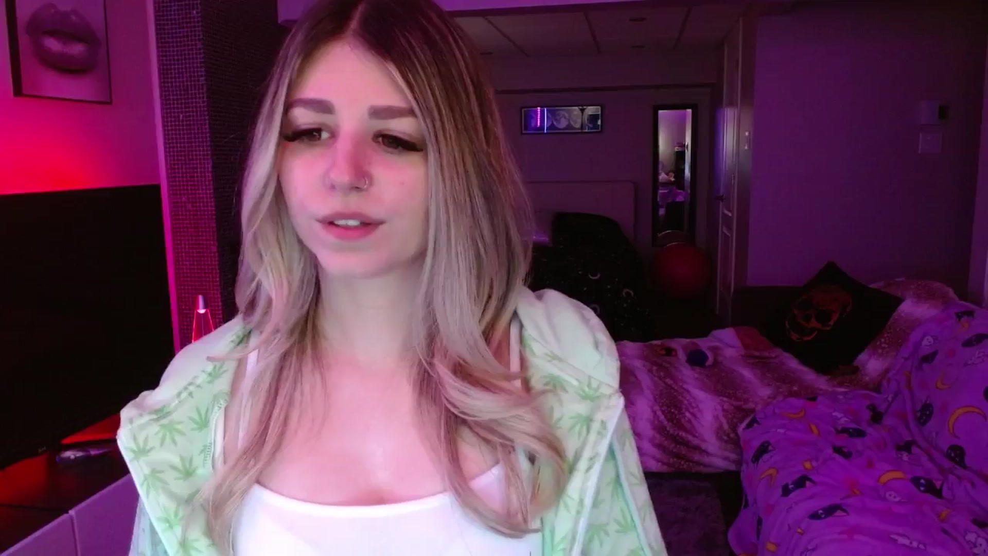 Gallery image thumbnail from Serafina's myfreecams stream on, 06/08/2024, 06:02 image 1 of 20