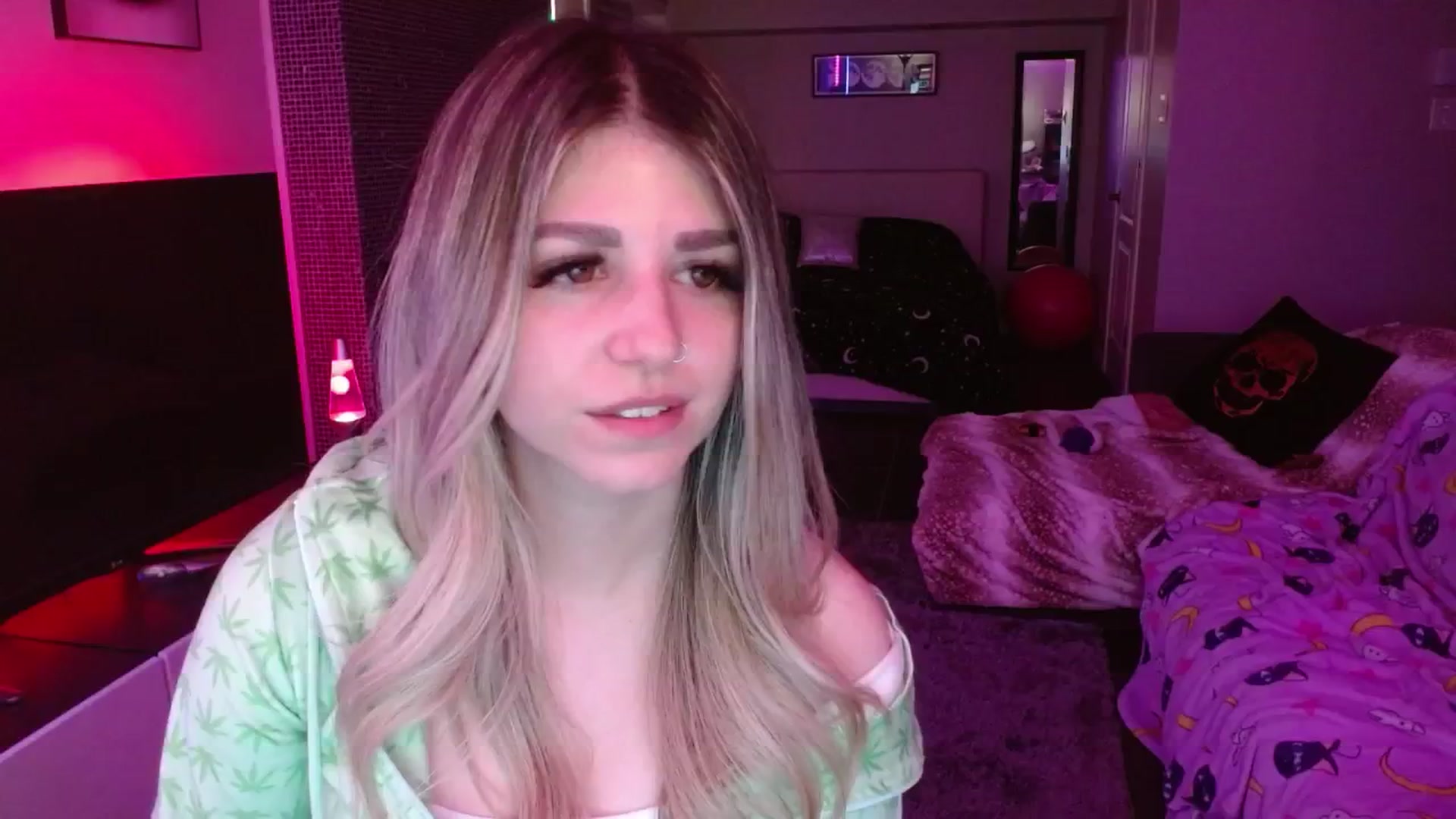 Gallery image thumbnail from Serafina's myfreecams stream on, 06/08/2024, 06:02 image 18 of 20