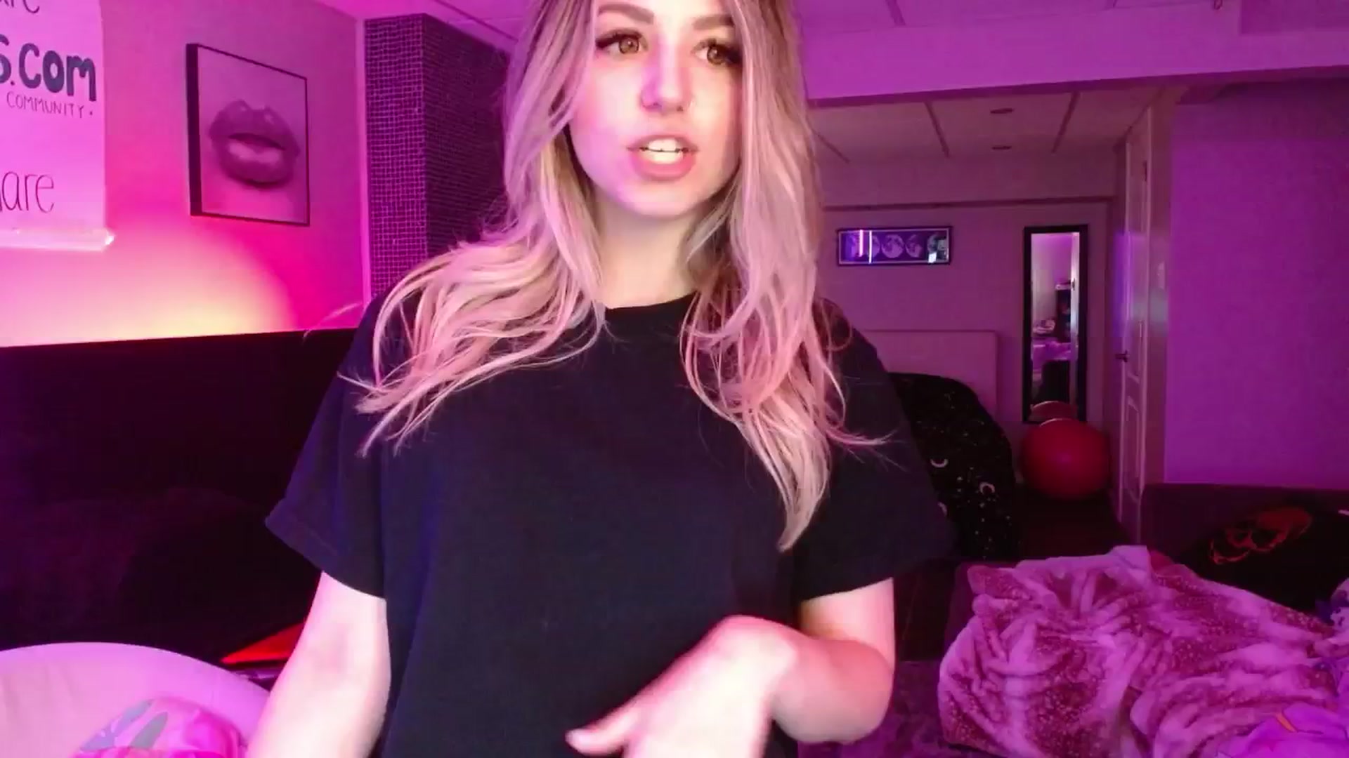 Gallery image thumbnail from Serafina's myfreecams stream on, 06/09/2024, 03:11 image 15 of 20
