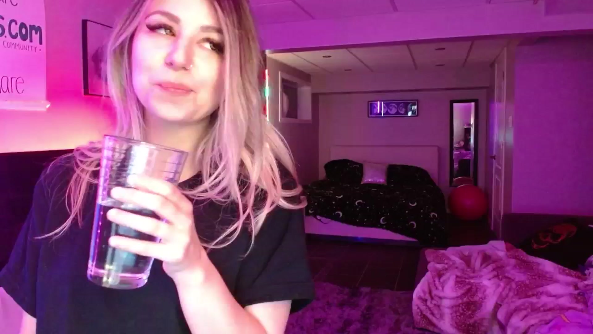 Gallery image thumbnail from Serafina's myfreecams stream on, 06/09/2024, 03:11 image 13 of 20