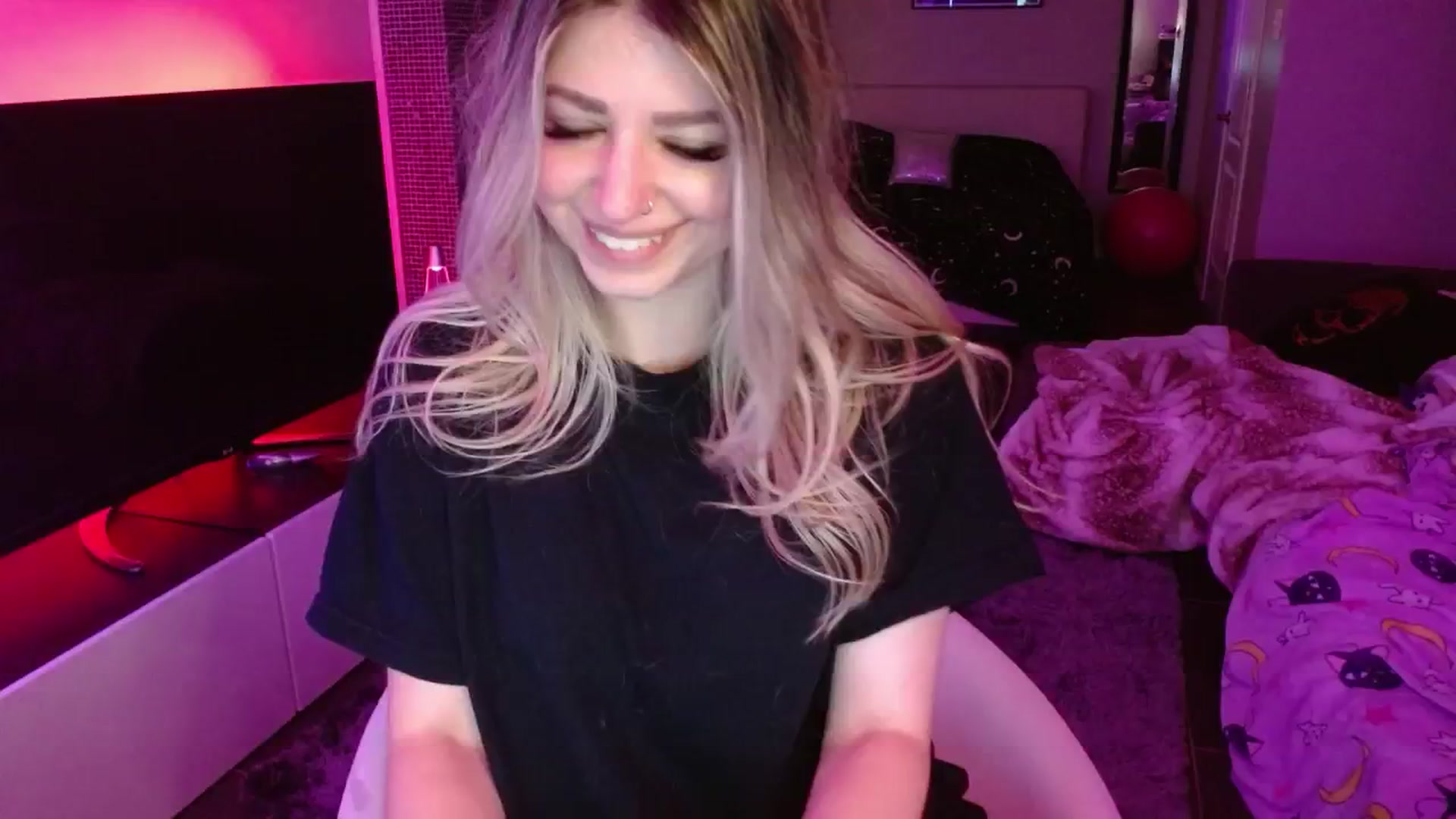 Gallery image thumbnail from Serafina's myfreecams stream on, 06/09/2024, 03:11 image 6 of 20