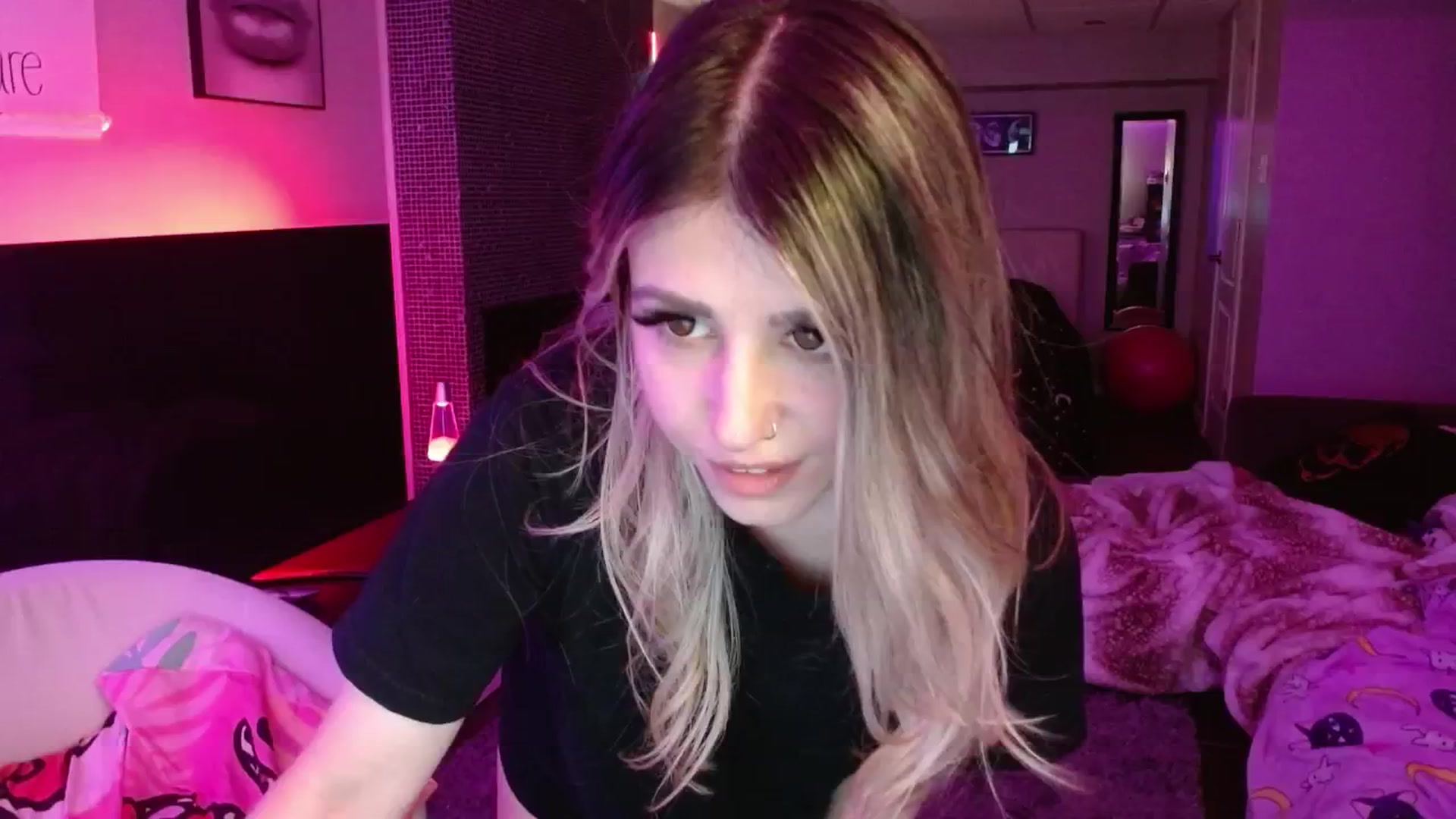 Gallery image thumbnail from Serafina's myfreecams stream on, 06/09/2024, 03:11 image 16 of 20