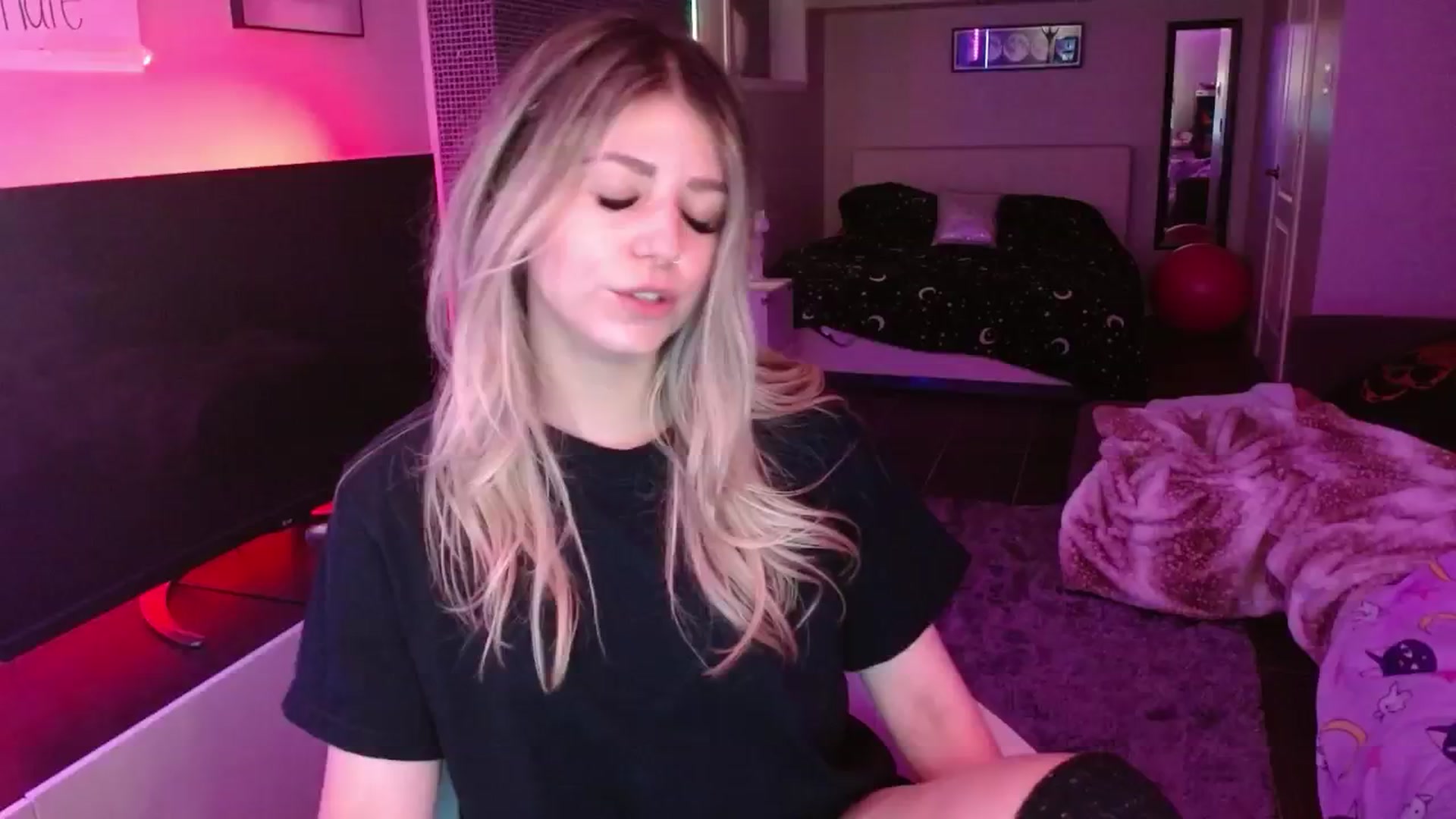 Gallery image thumbnail from Serafina's myfreecams stream on, 06/09/2024, 04:05 image 19 of 20