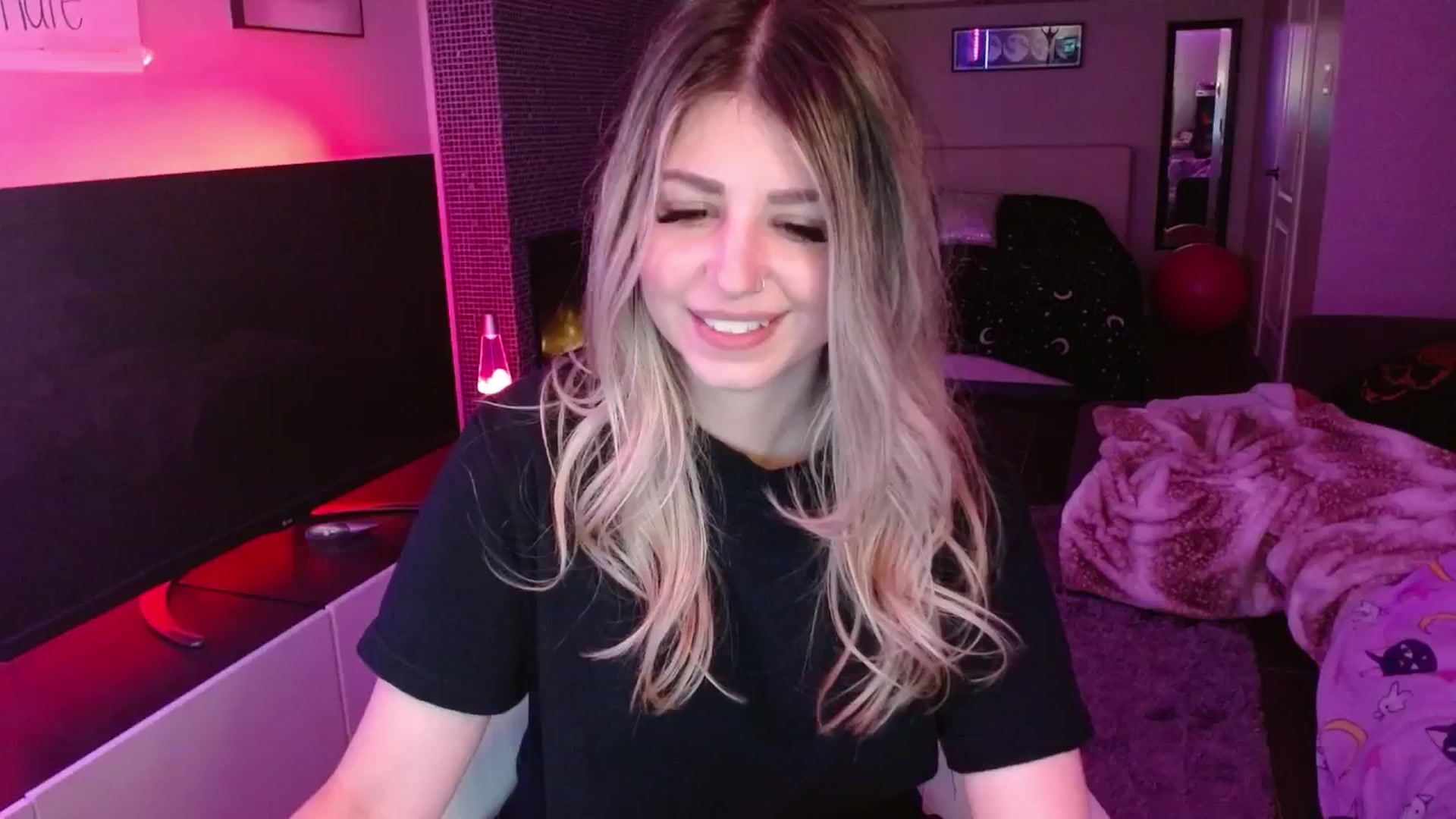 Gallery image thumbnail from Serafina's myfreecams stream on, 06/09/2024, 04:05 image 7 of 20