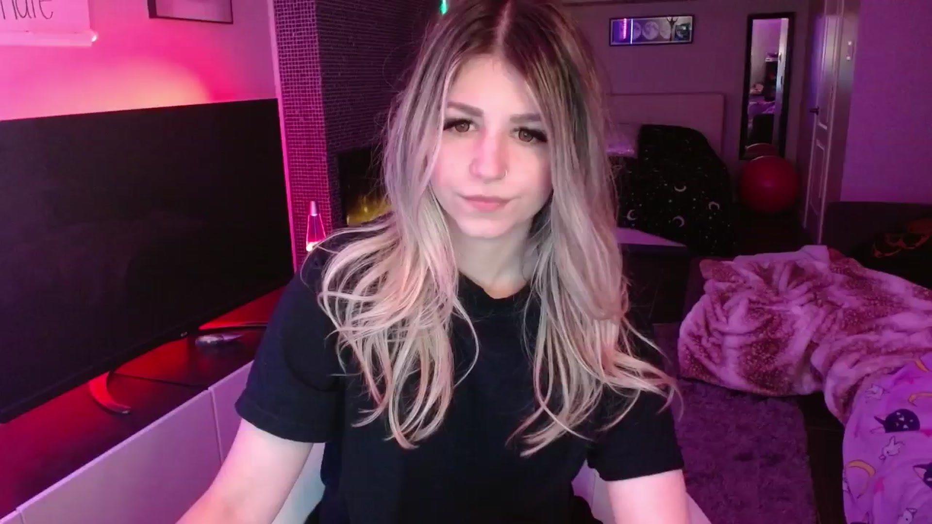Gallery image thumbnail from Serafina's myfreecams stream on, 06/09/2024, 04:05 image 2 of 20