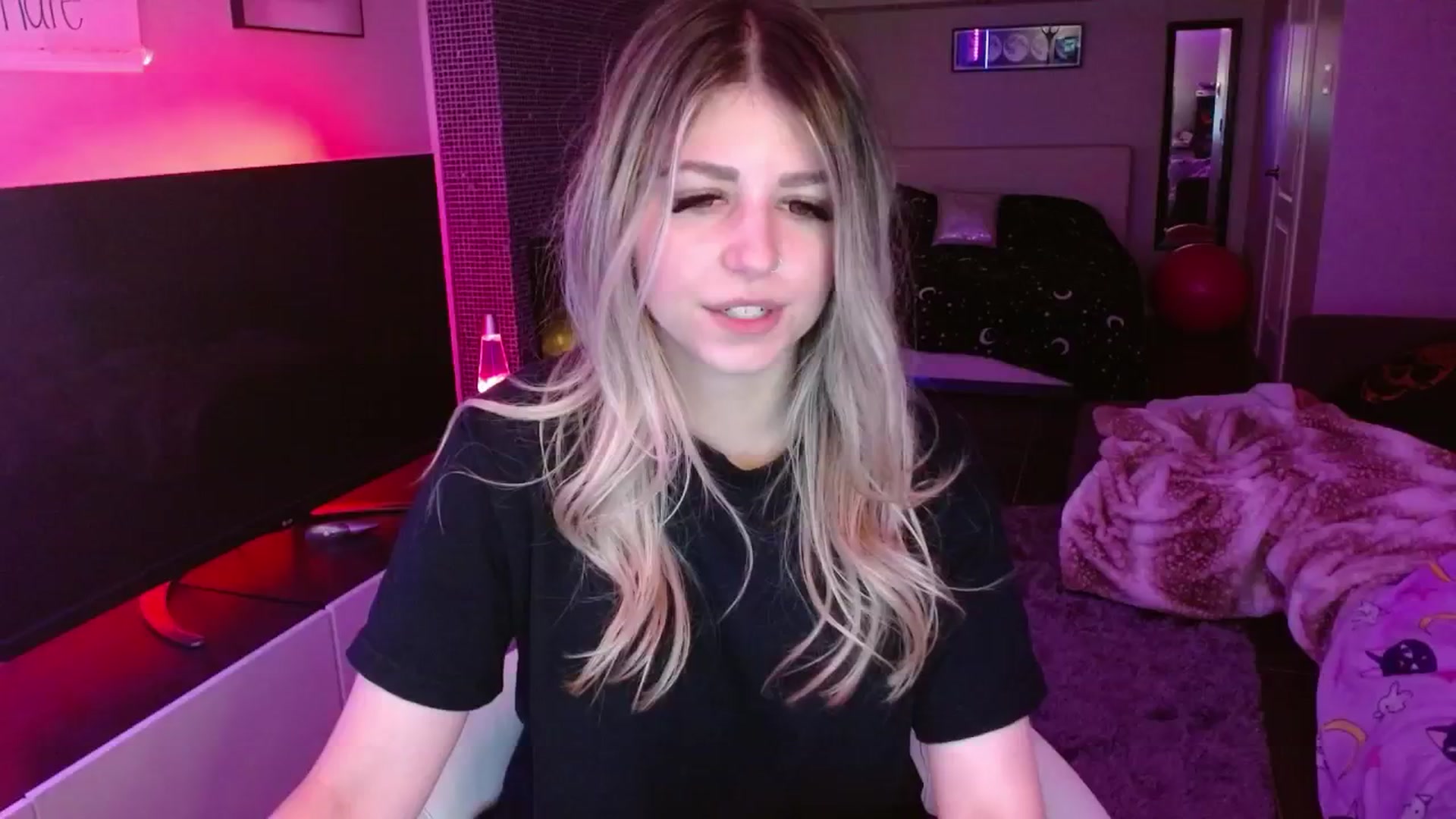 Gallery image thumbnail from Serafina's myfreecams stream on, 06/09/2024, 04:05 image 6 of 20