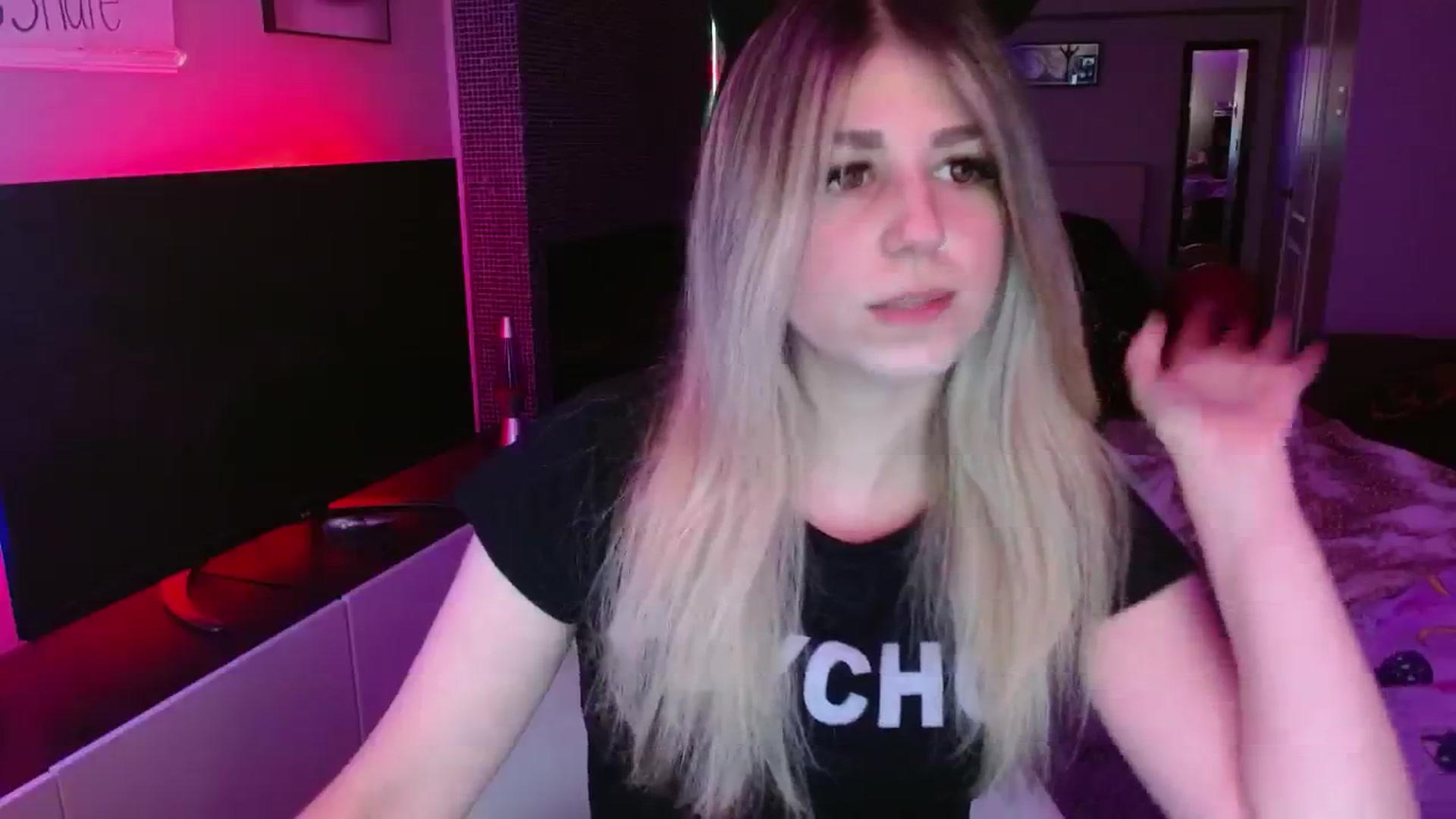 Gallery image thumbnail from Serafina's myfreecams stream on, 06/10/2024, 01:12 image 12 of 20
