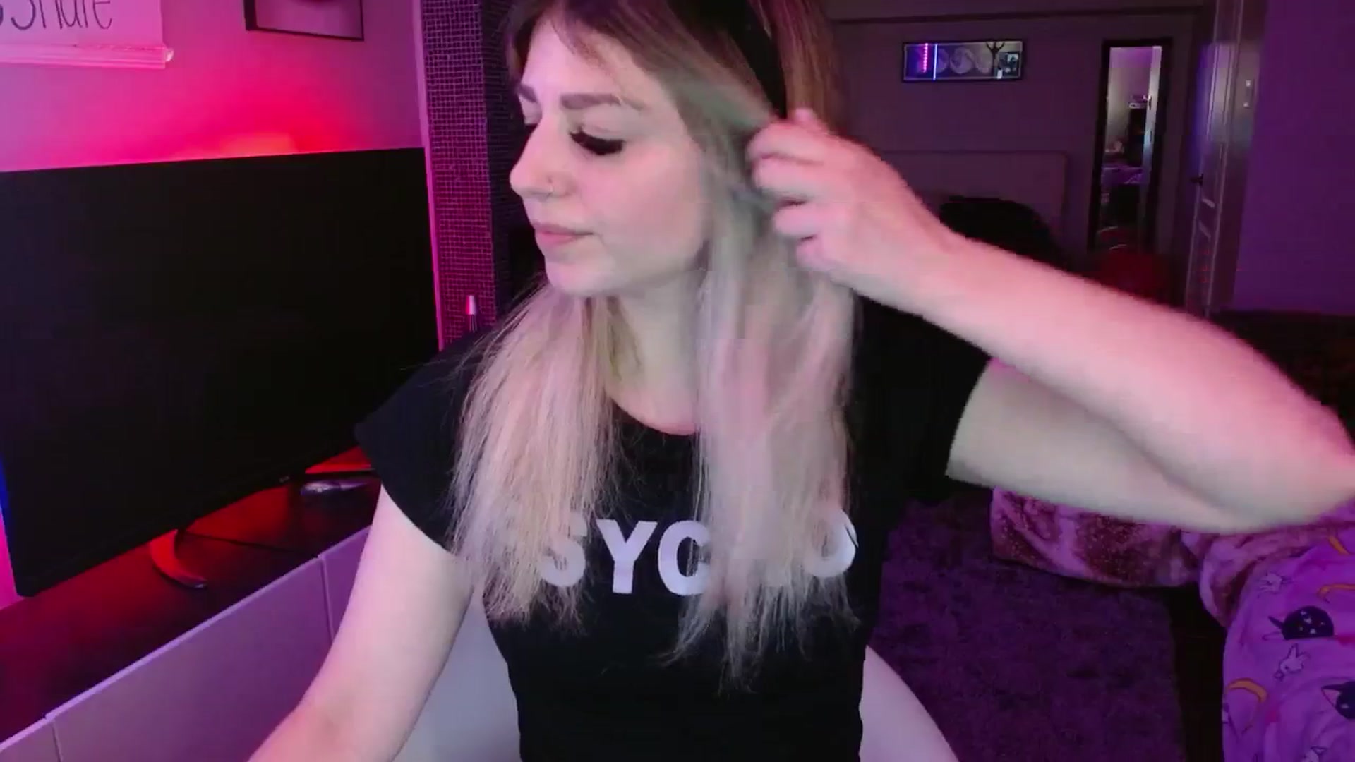 Gallery image thumbnail from Serafina's myfreecams stream on, 06/10/2024, 01:12 image 7 of 20