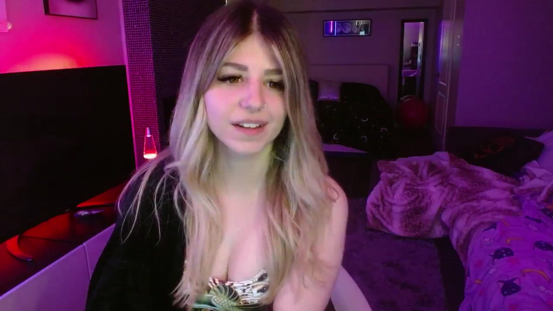 Gallery image thumbnail from Serafina's myfreecams stream on, 06/12/2024, 05:06 image 5 of 20
