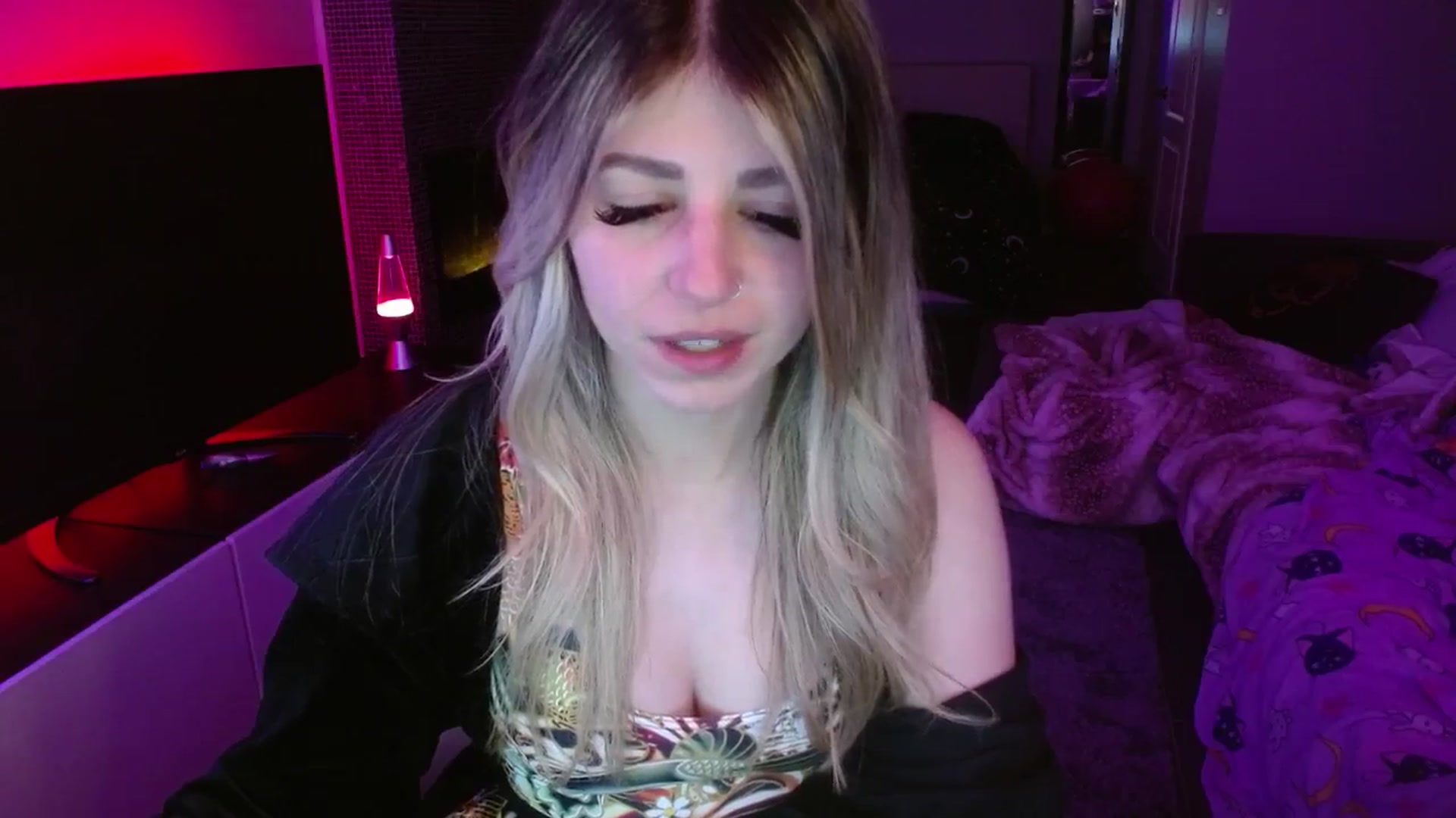 Gallery image thumbnail from Serafina's myfreecams stream on, 06/12/2024, 05:06 image 13 of 20