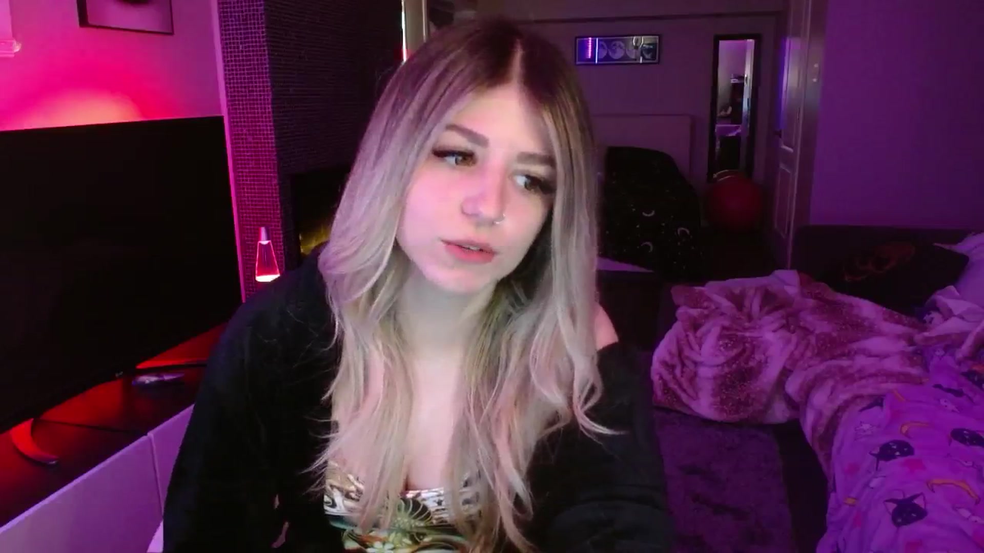 Gallery image thumbnail from Serafina's myfreecams stream on, 06/12/2024, 05:06 image 3 of 20