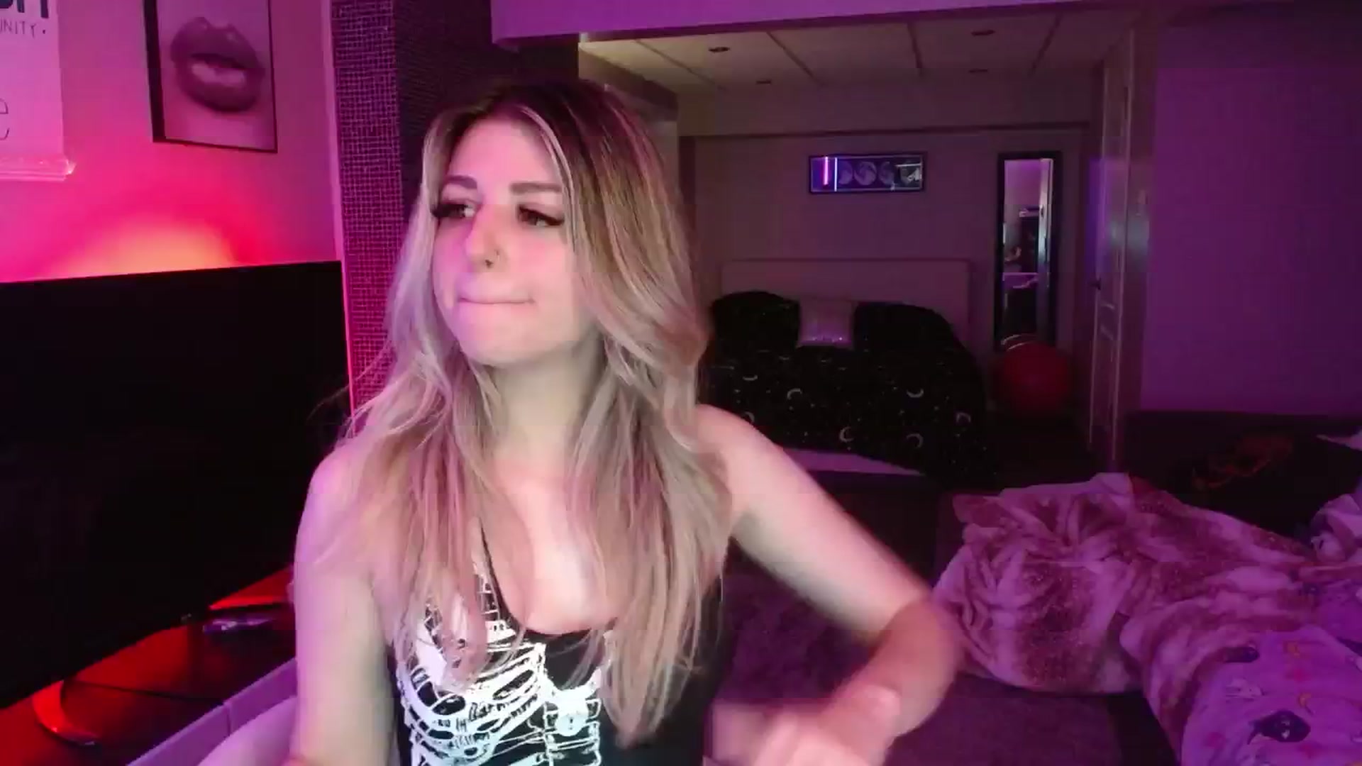 Gallery image thumbnail from Serafina's myfreecams stream on, 06/13/2024, 05:54 image 19 of 20