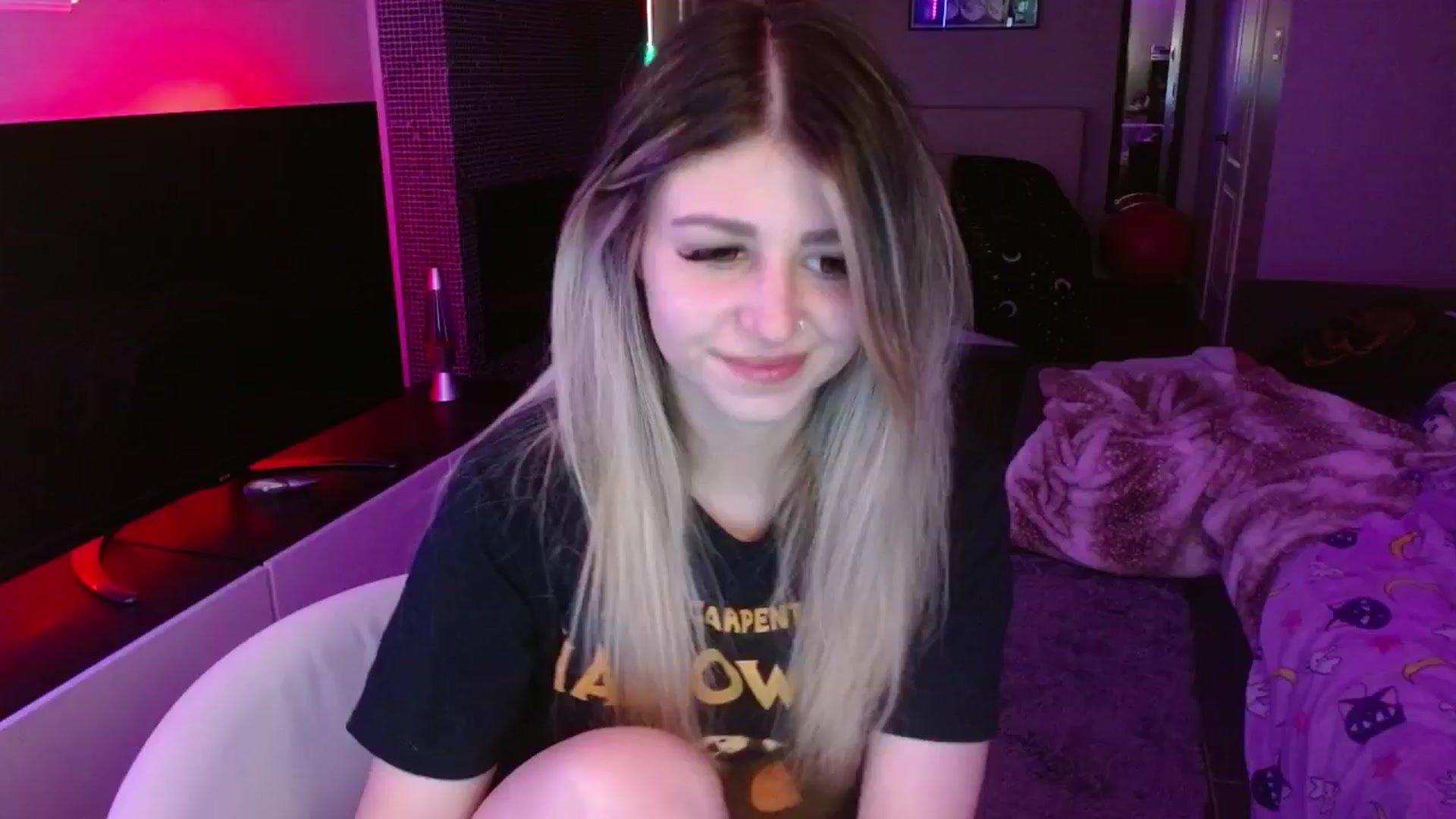 Gallery image thumbnail from Serafina's myfreecams stream on, 06/14/2024, 04:42 image 2 of 20