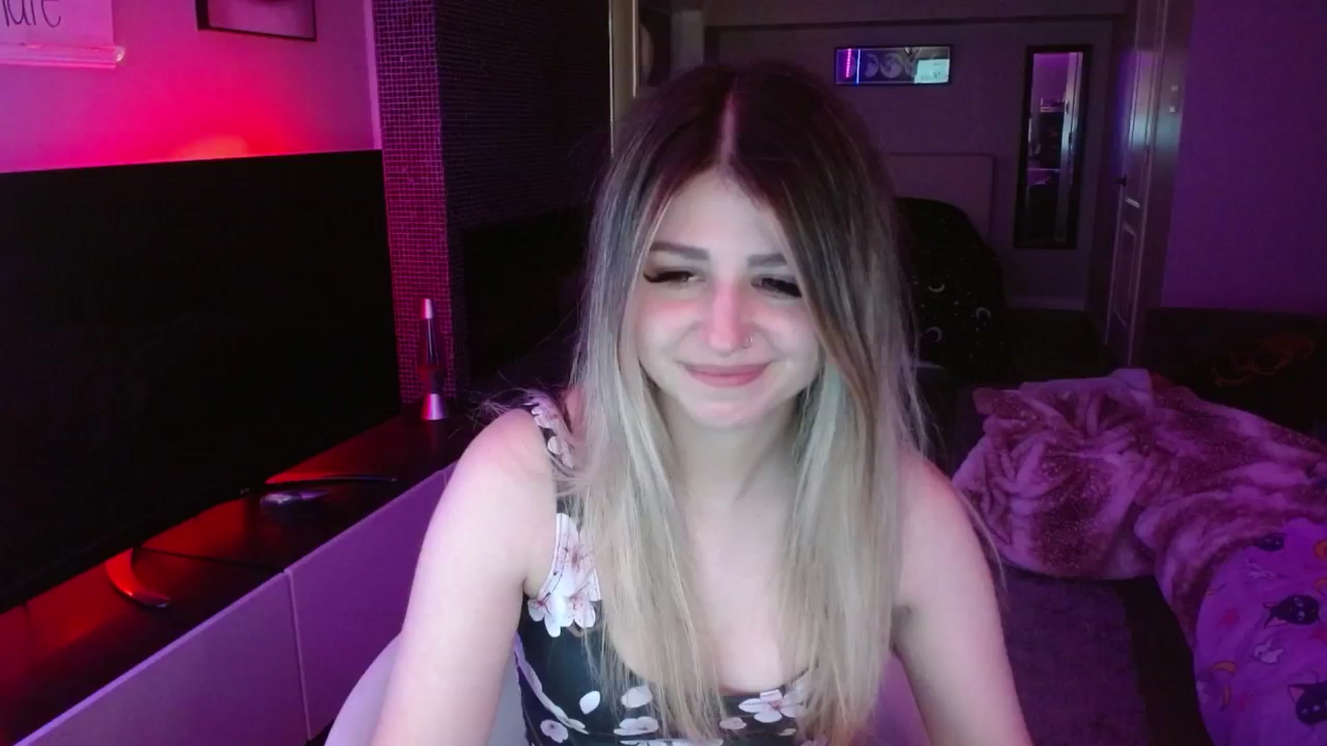 Gallery image thumbnail from Serafina's myfreecams stream on, 06/14/2024, 04:42 image 19 of 20