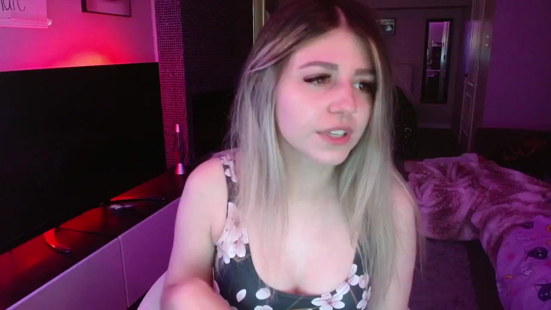 Gallery image thumbnail from Serafina's myfreecams stream on, 06/14/2024, 04:42 image 17 of 20