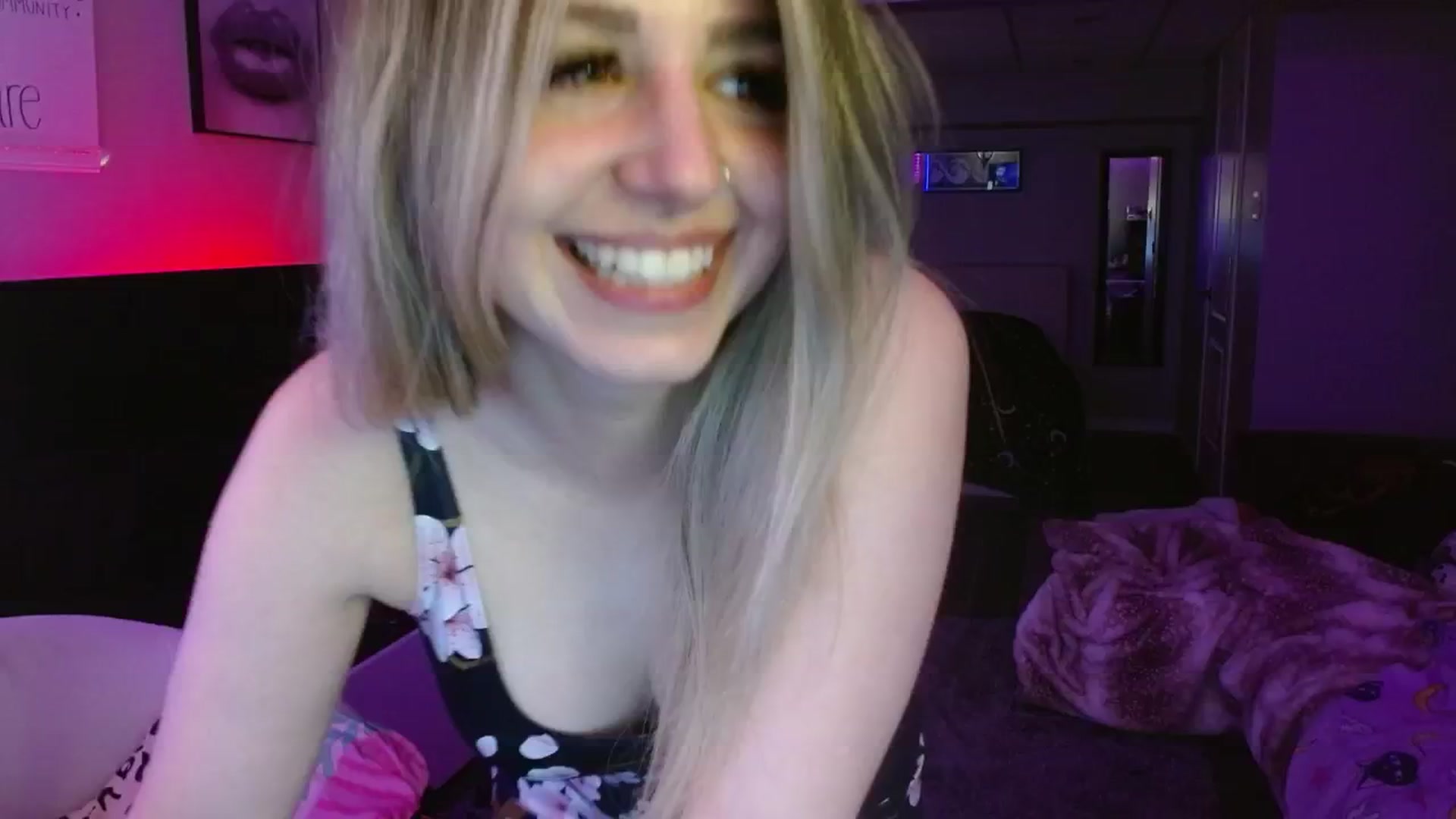 Gallery image thumbnail from Serafina's myfreecams stream on, 06/14/2024, 04:42 image 16 of 20